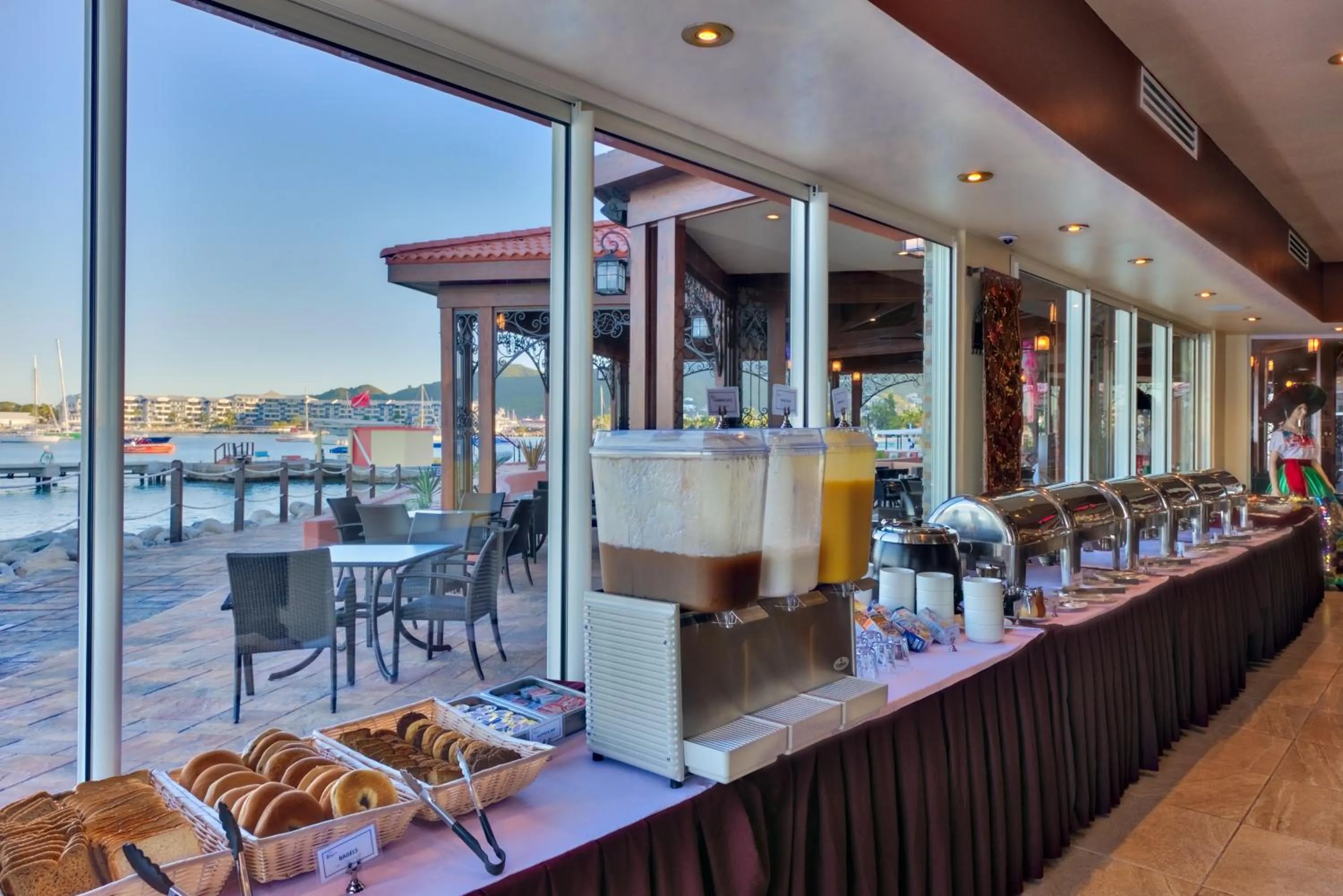 Restaurant/places to eat in The Villas at Simpson Bay Resort