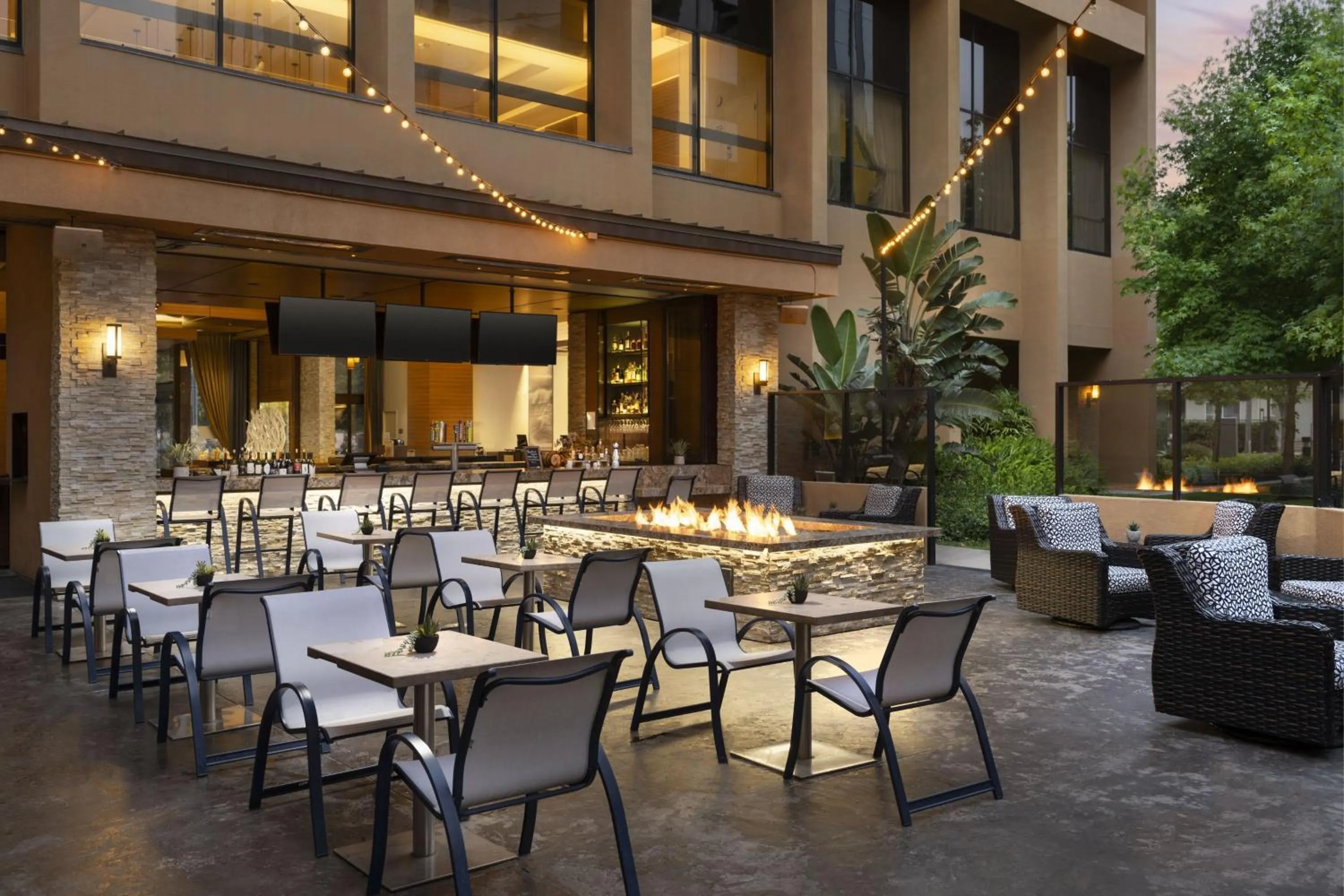Restaurant/places to eat in San Diego Marriott La Jolla