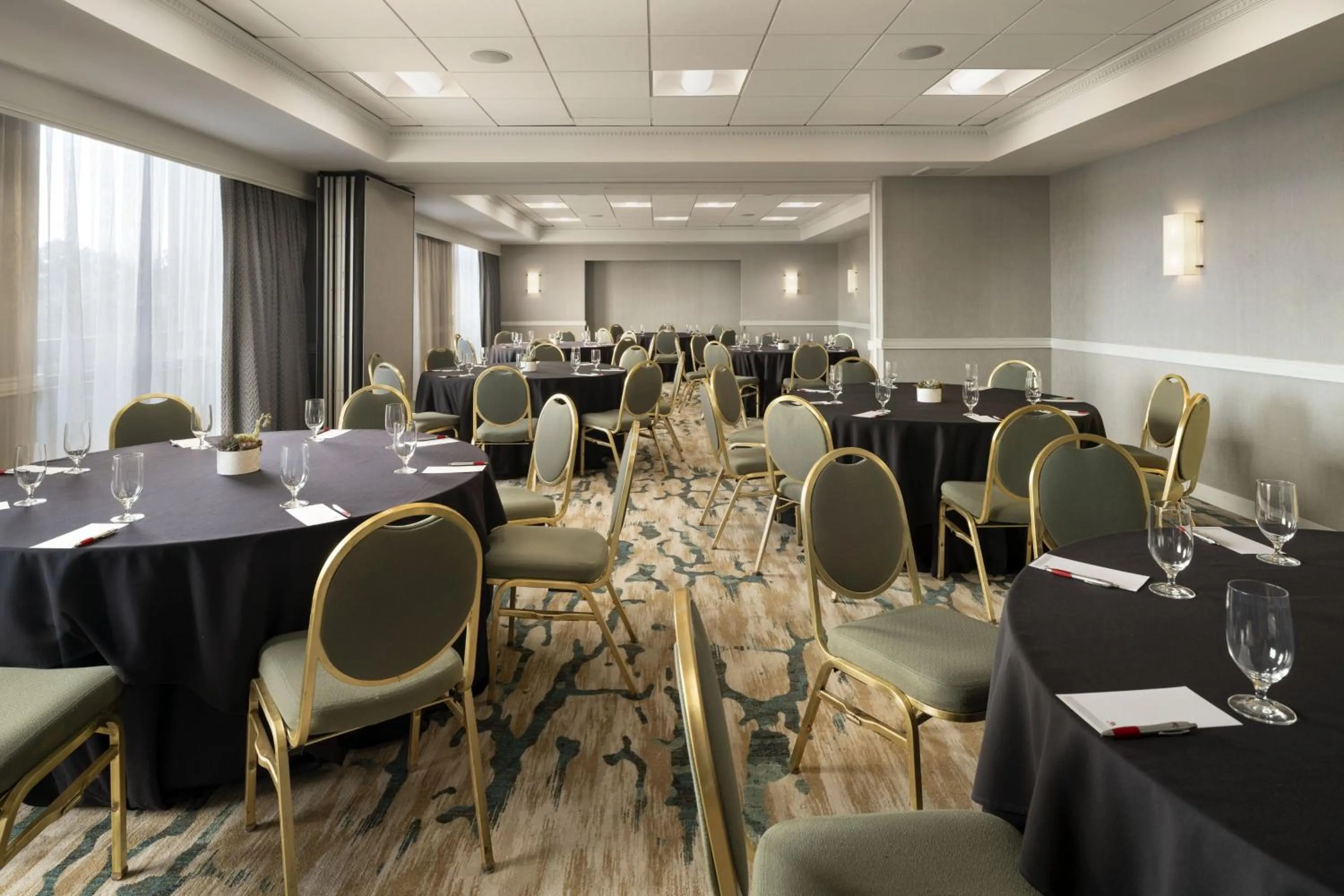 Restaurant/places to eat in San Diego Marriott La Jolla