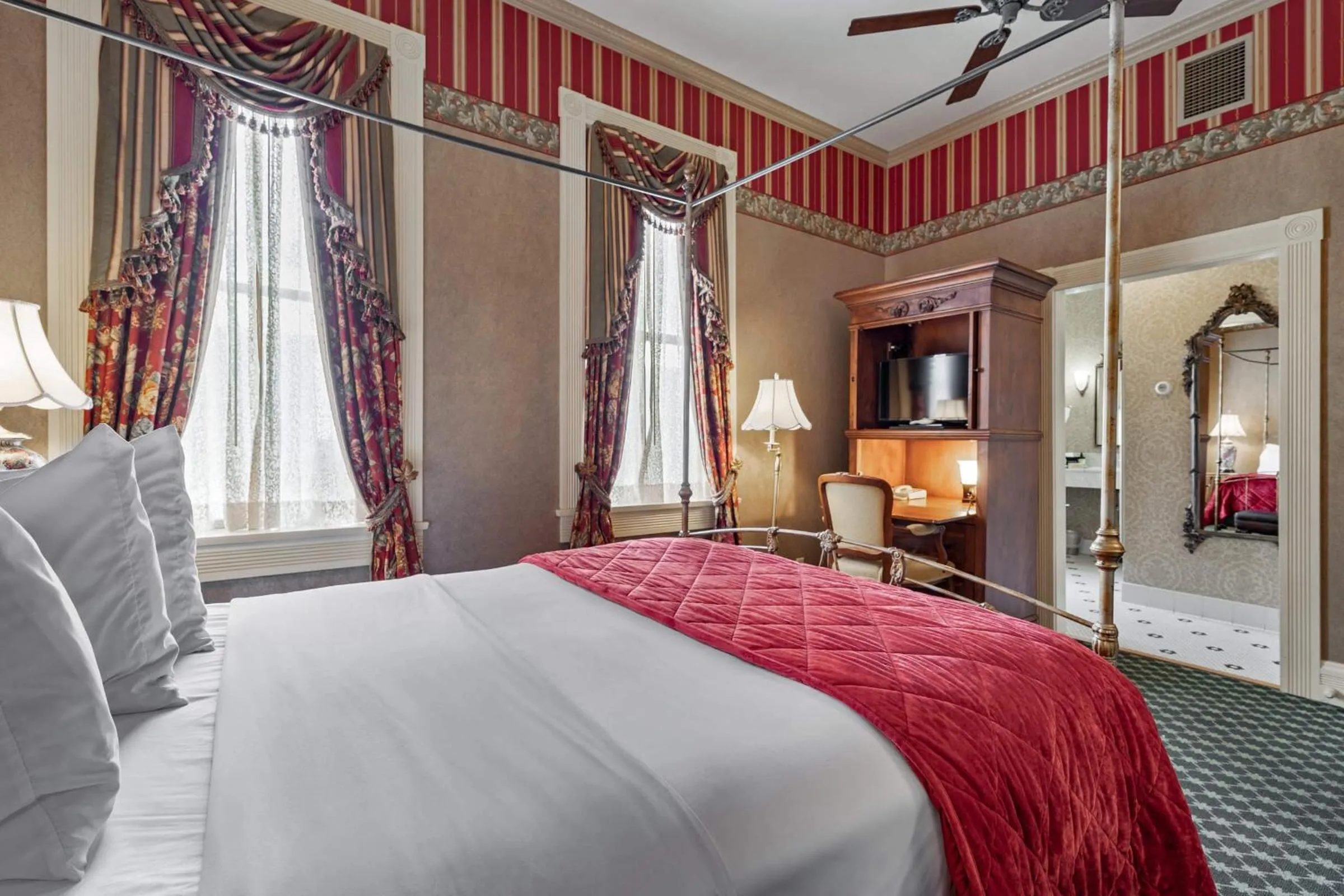 Bed in Beaumont Hotel and Spa - Adults Only