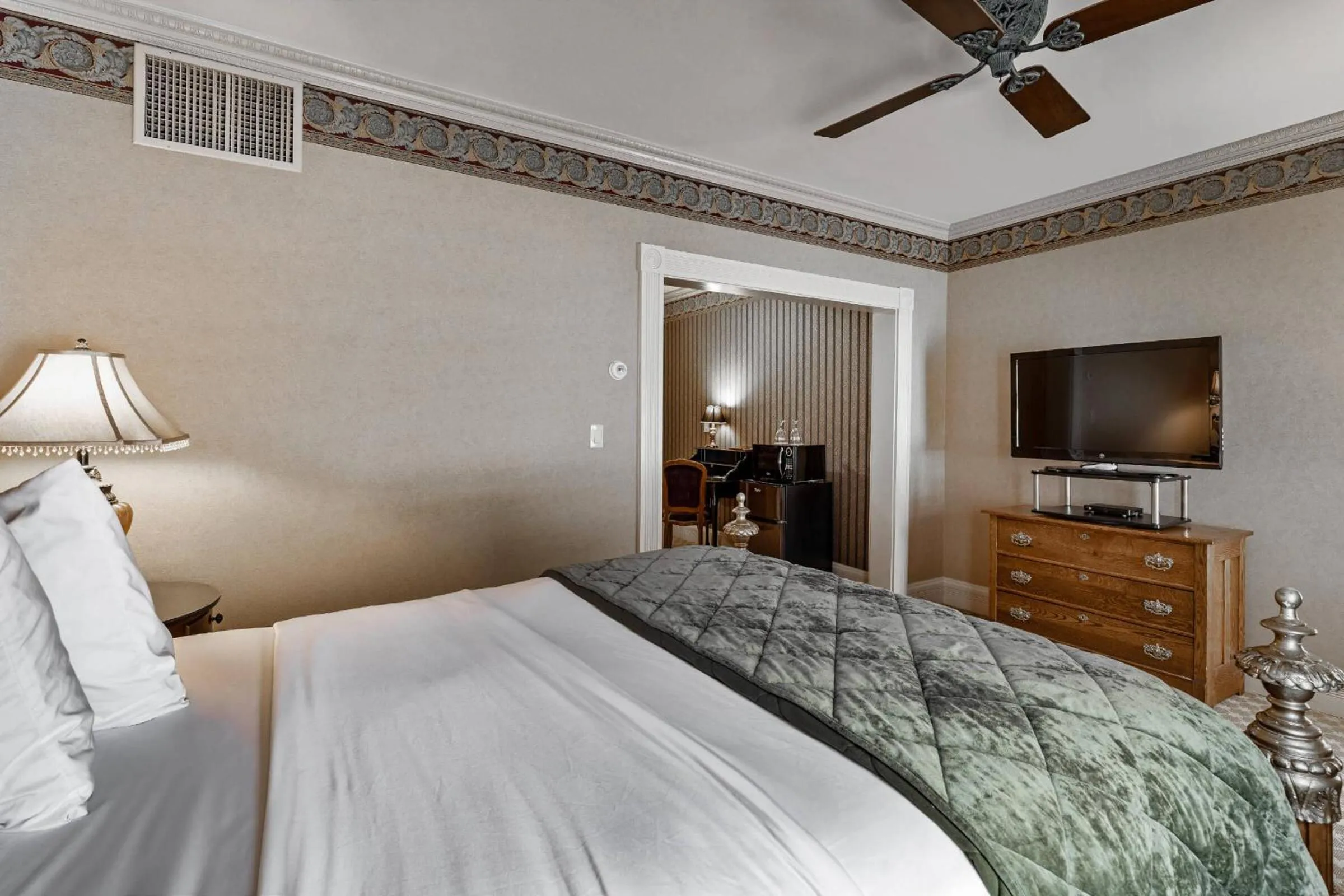 Bed in Beaumont Hotel and Spa - Adults Only