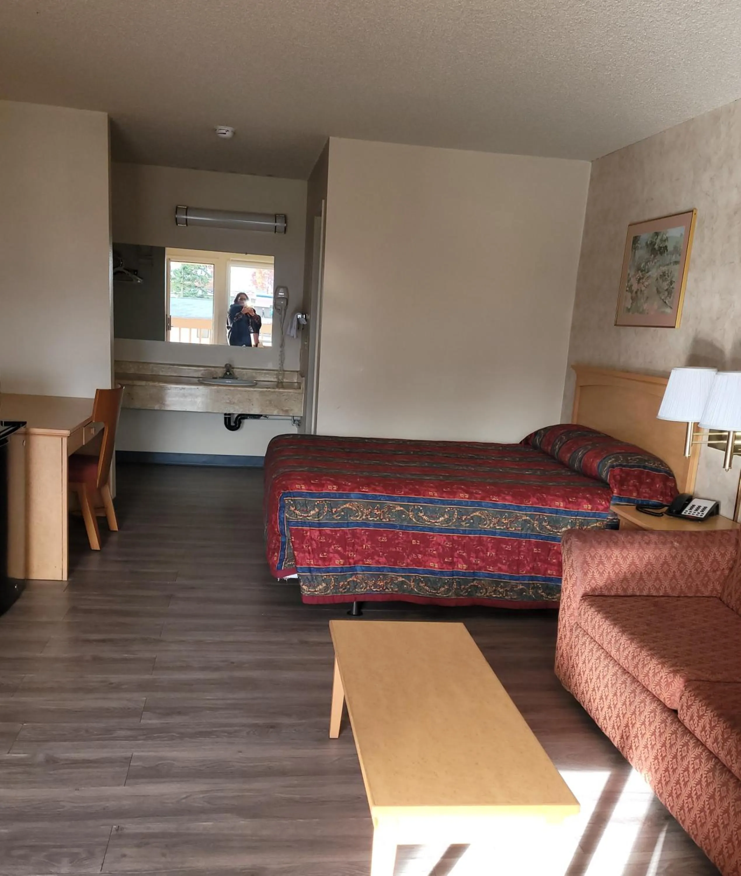 Bed in Western Inn Lakewood