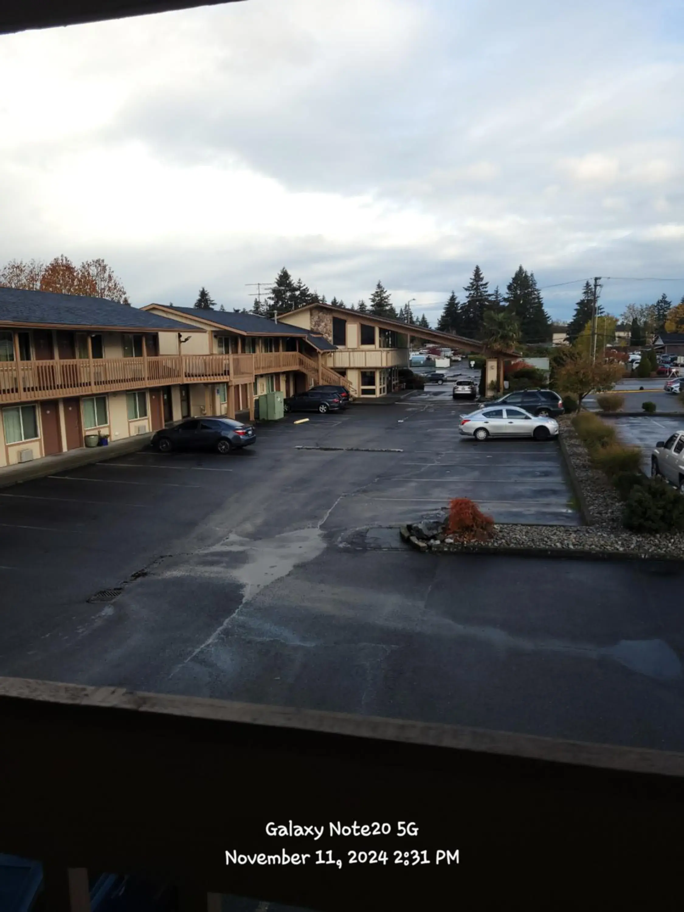 Property building in Western Inn Lakewood Property building in Western Inn Lakewood