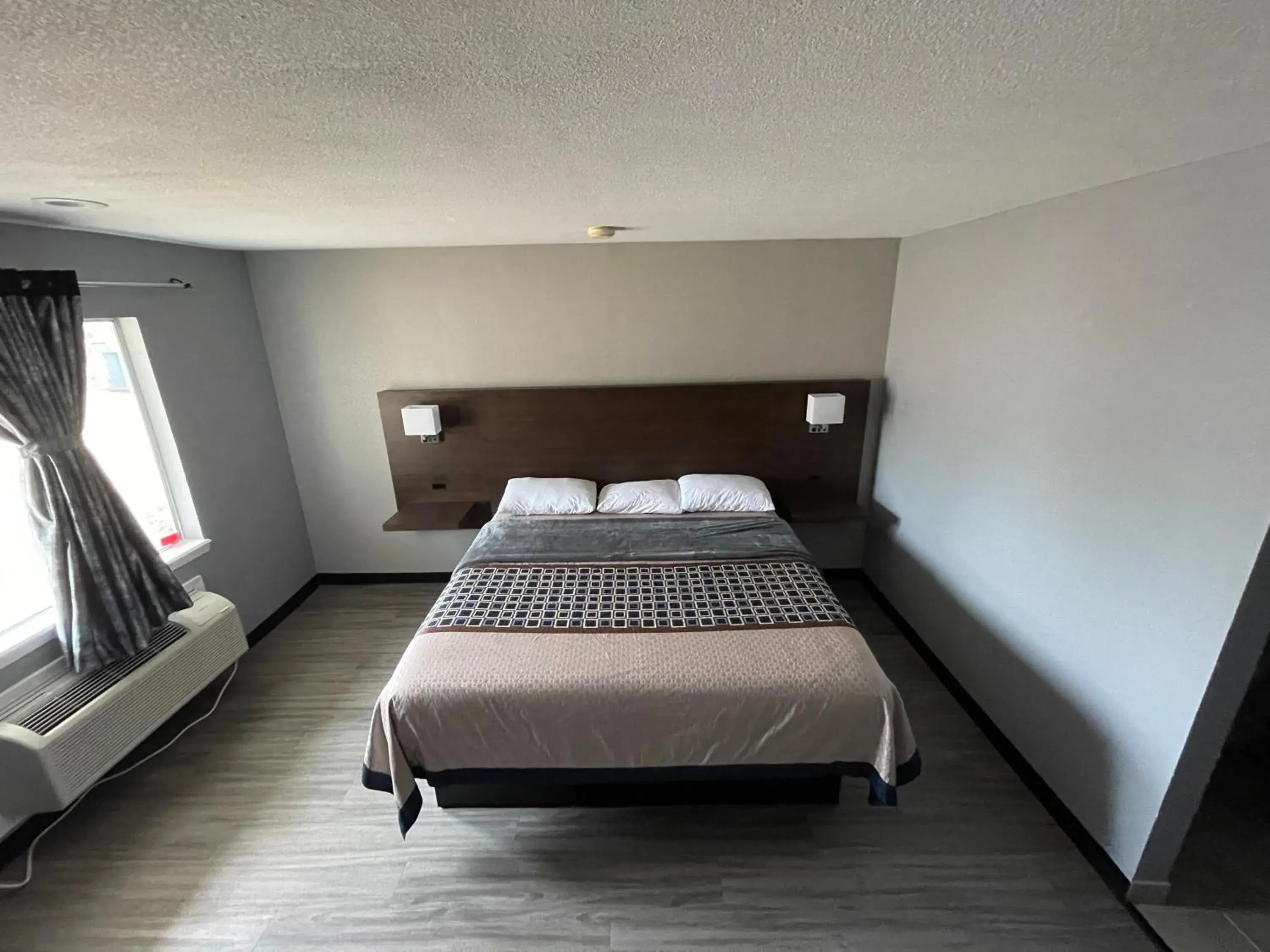 Bed in Ridge Motel Bed in Ridge Motel