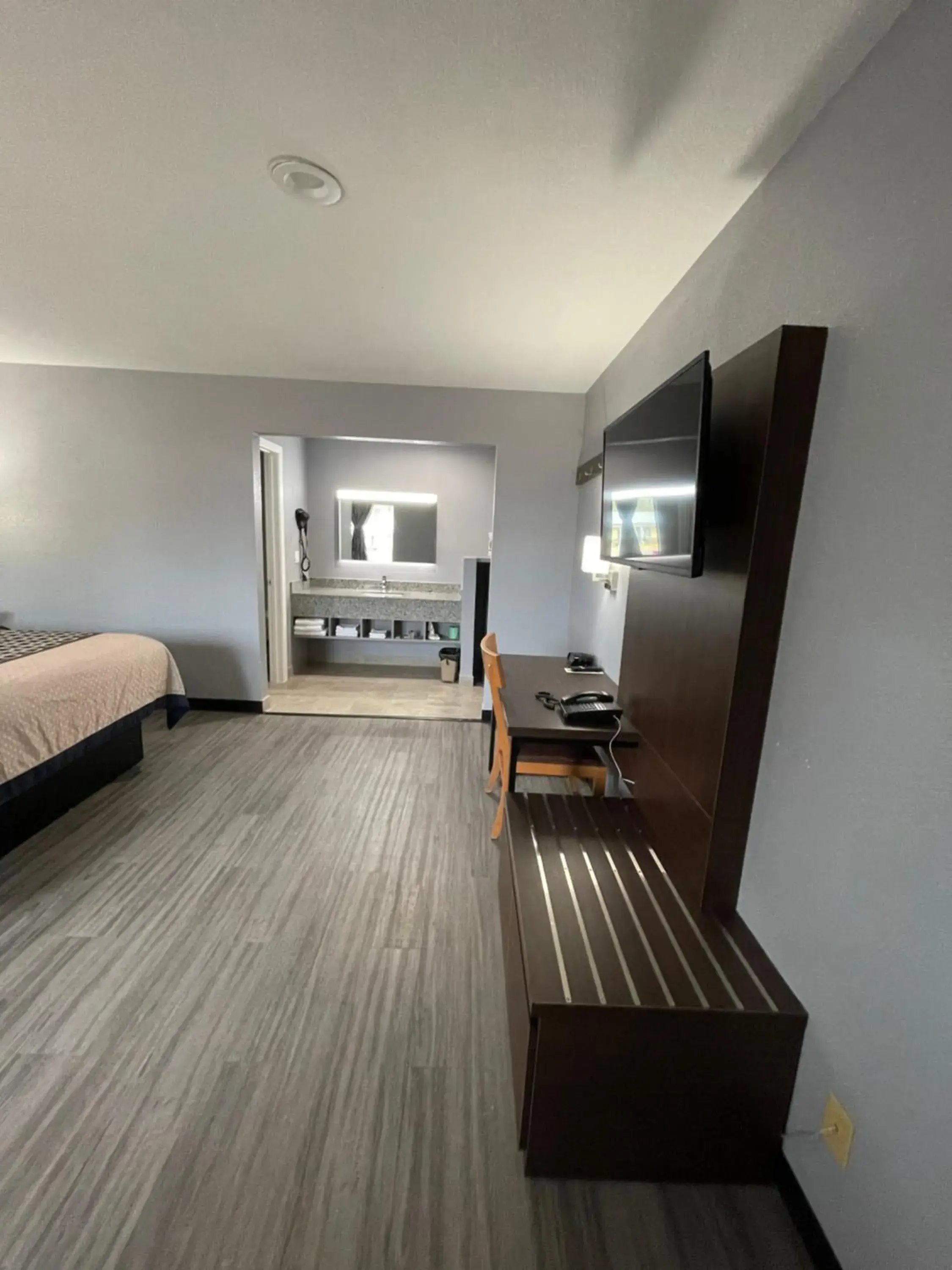 Bed in Ridge Motel Bed in Ridge Motel