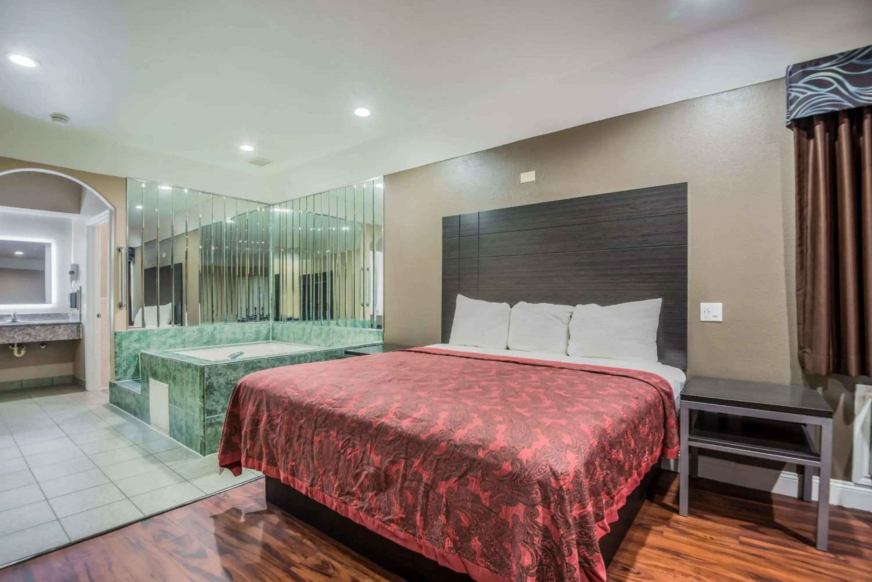 Bed in Scottish Inns & Suites IAH Airport-Beltway 8 Bed in Scottish Inns & Suites IAH Airport-Beltway 8