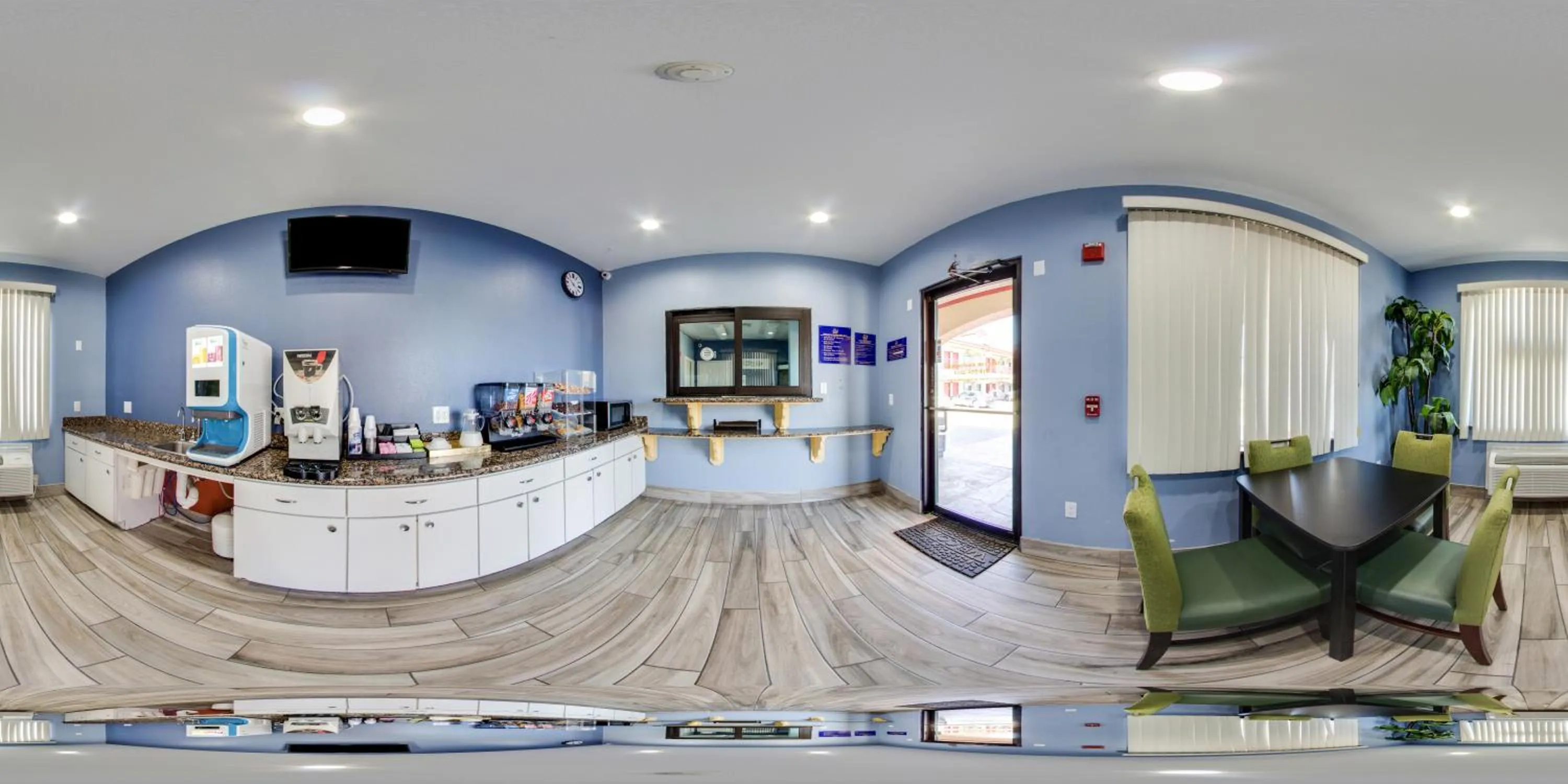 Food and drinks in Scottish Inns & Suites IAH Airport-Beltway 8