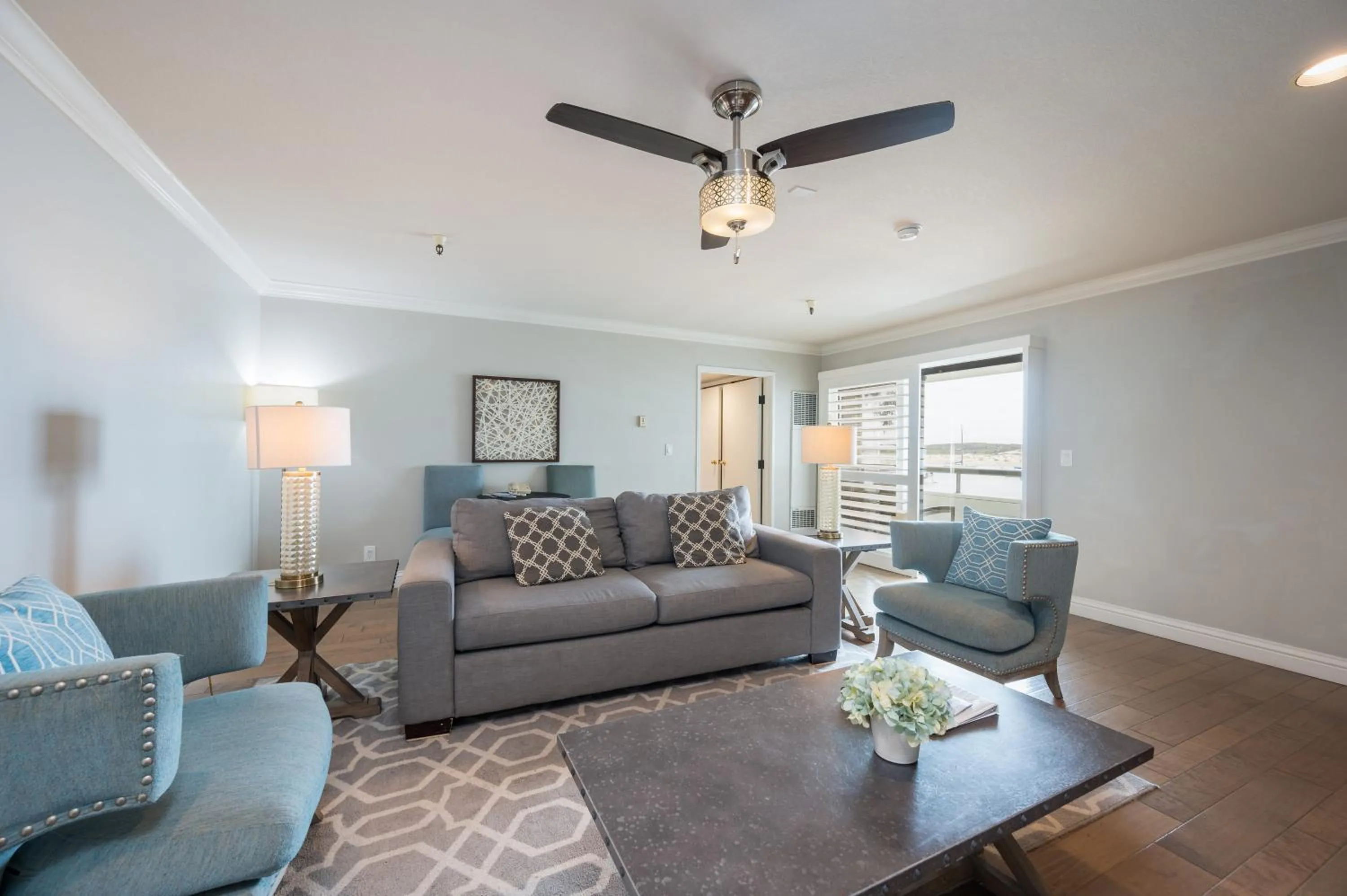 Living room in 456 Embarcadero Inn & Suites