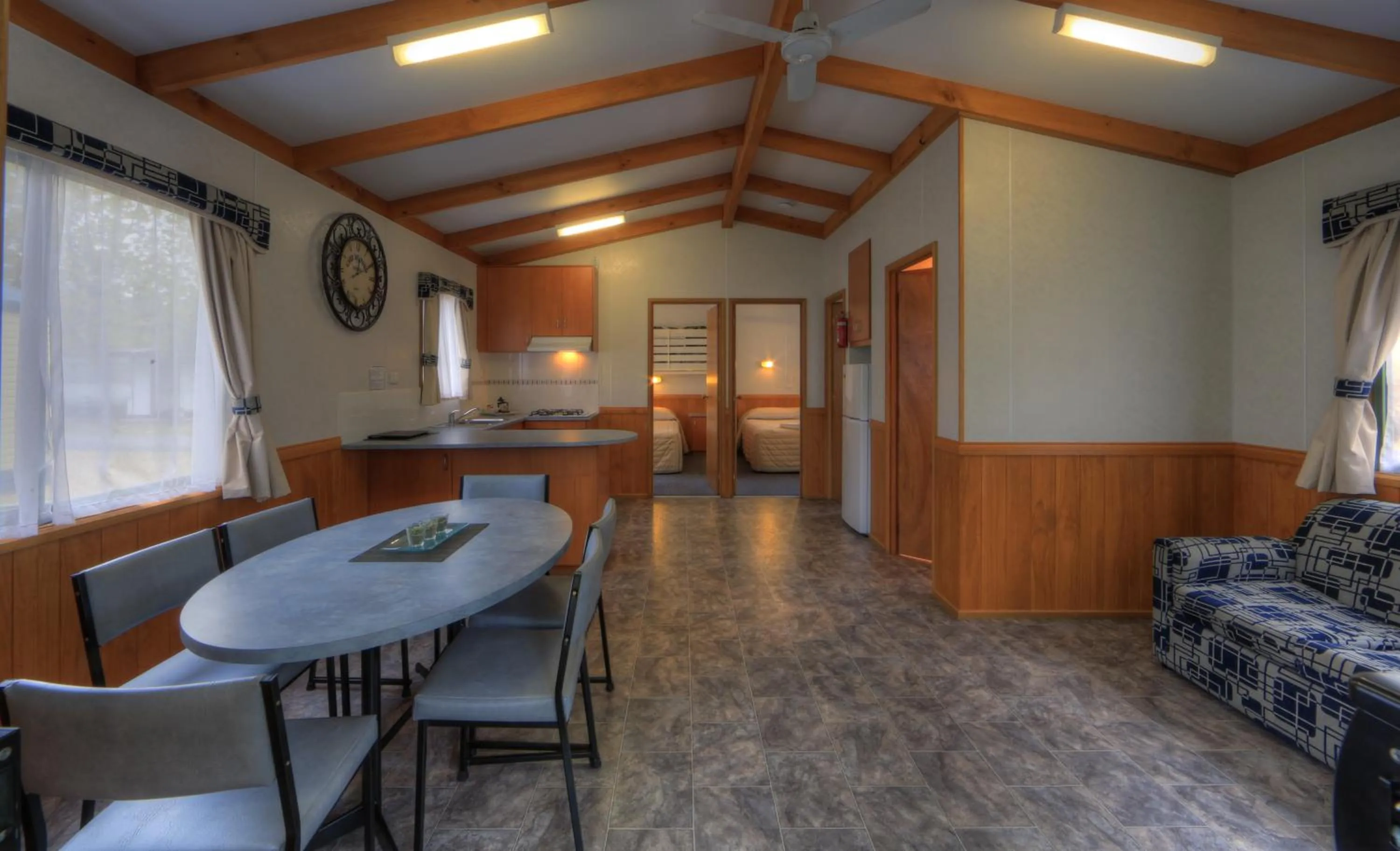 Kitchen or kitchenette in Beechworth Lake Sambell Caravan Park