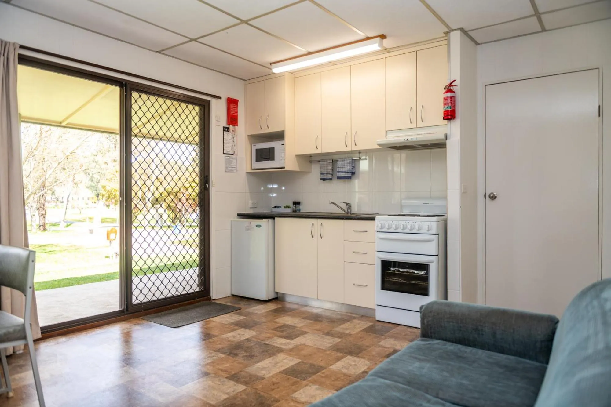 Kitchen or kitchenette in Beechworth Lake Sambell Caravan Park