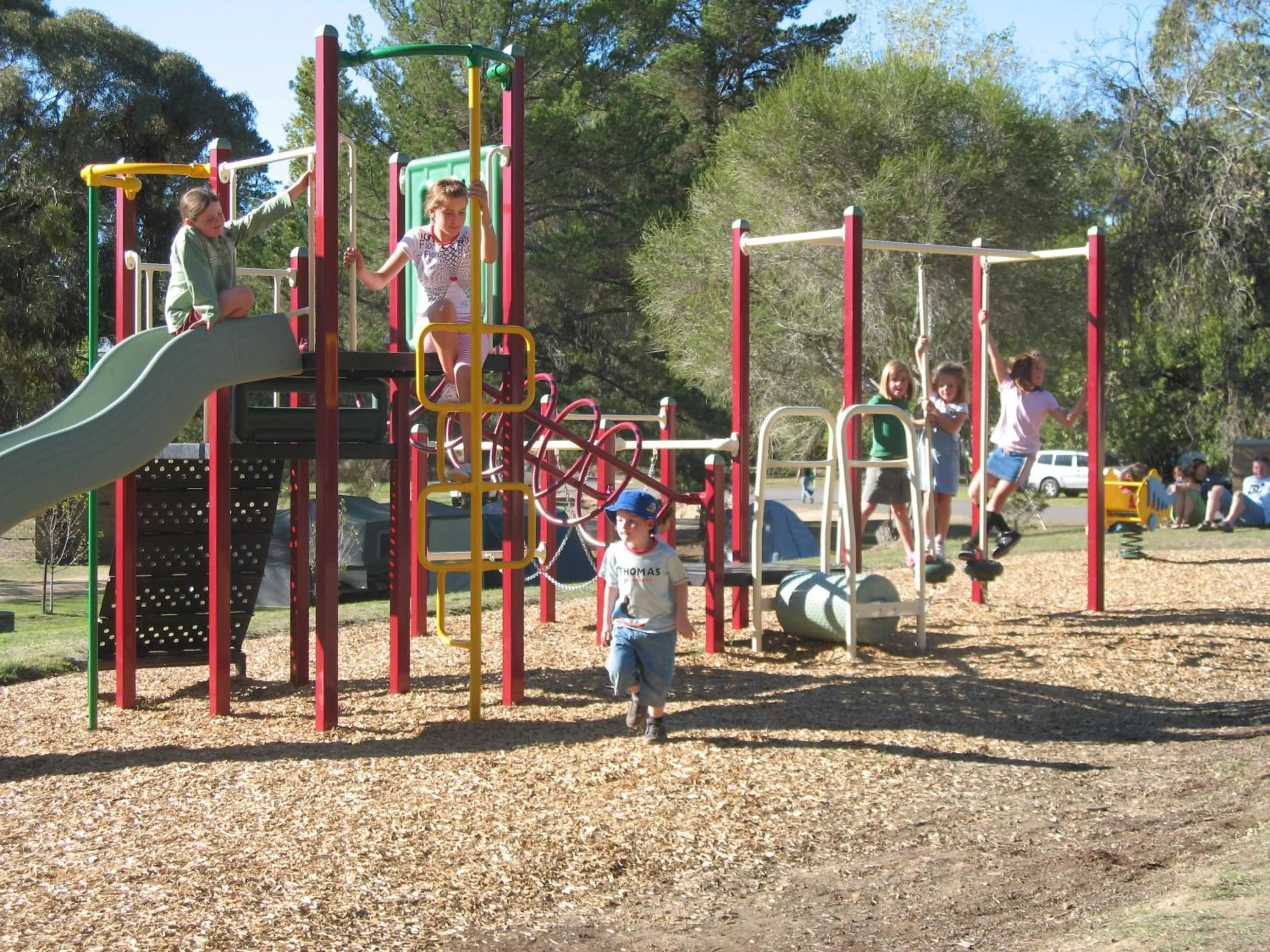 Children play ground in Beechworth Lake Sambell Caravan Park