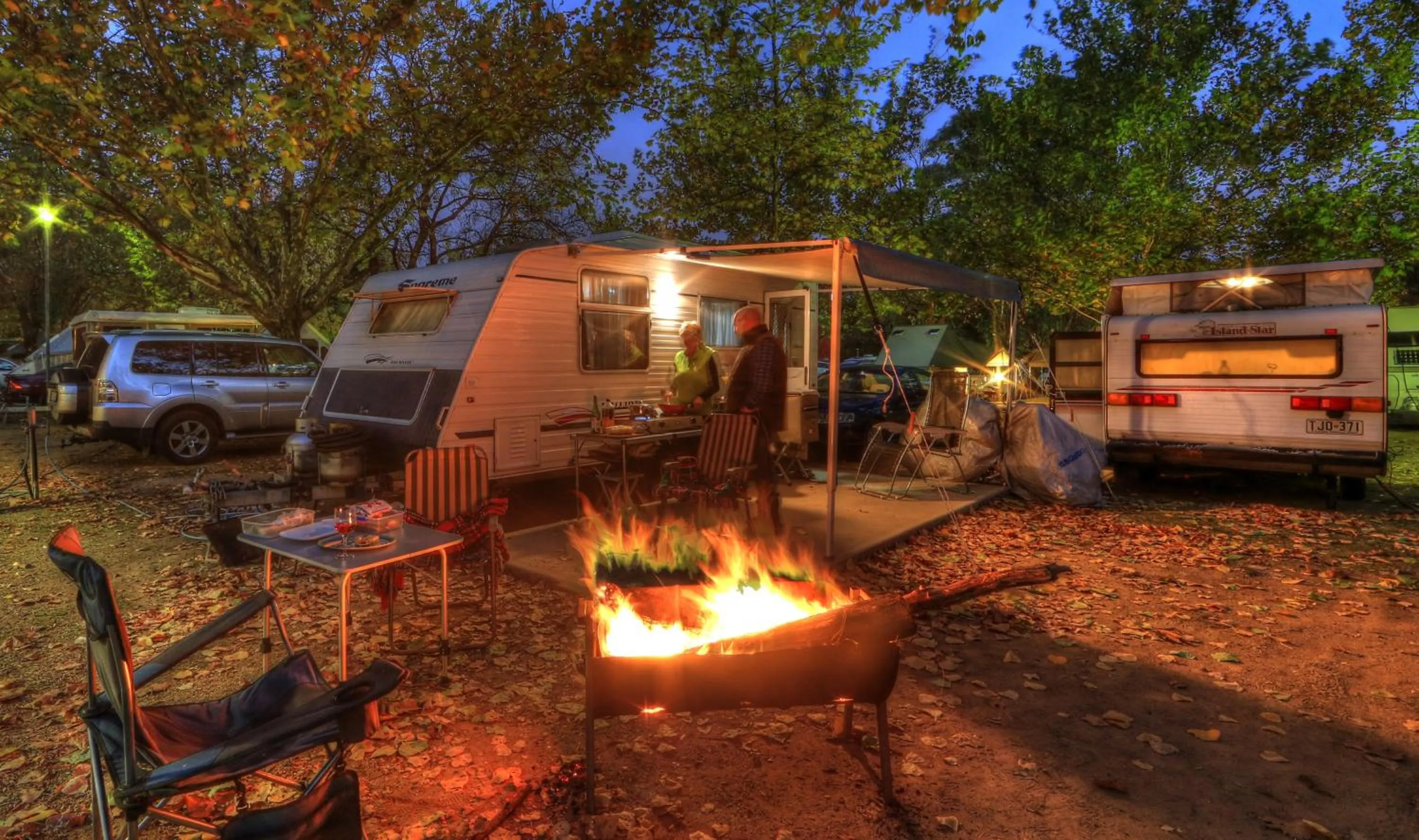 Evening entertainment in Beechworth Lake Sambell Caravan Park