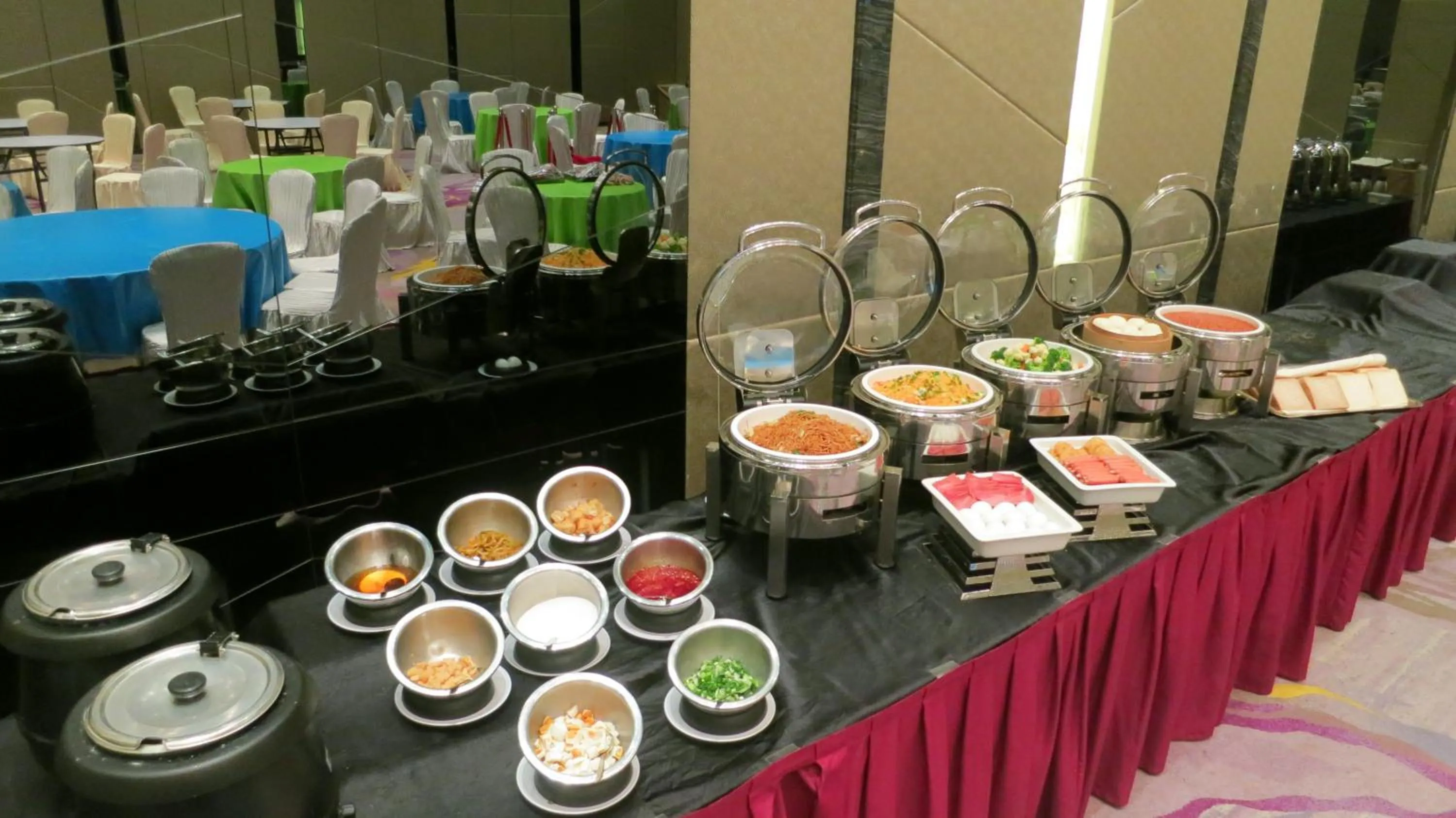 Breakfast in Holiday Inn Express Hong Kong Kowloon East, an IHG Hotel