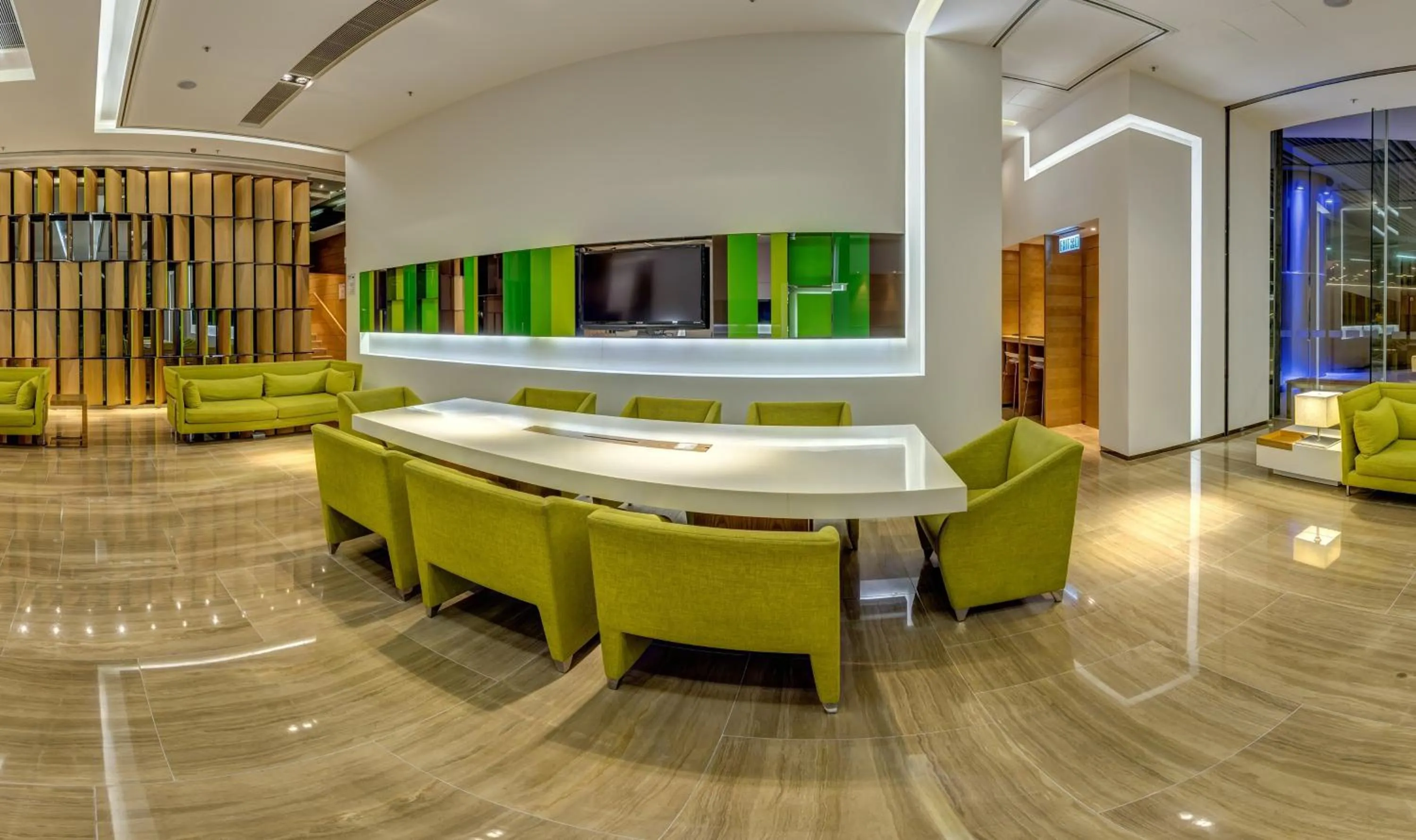 Meeting/conference room, Bathroom in Holiday Inn Express Hong Kong Kowloon East, an IHG Hotel