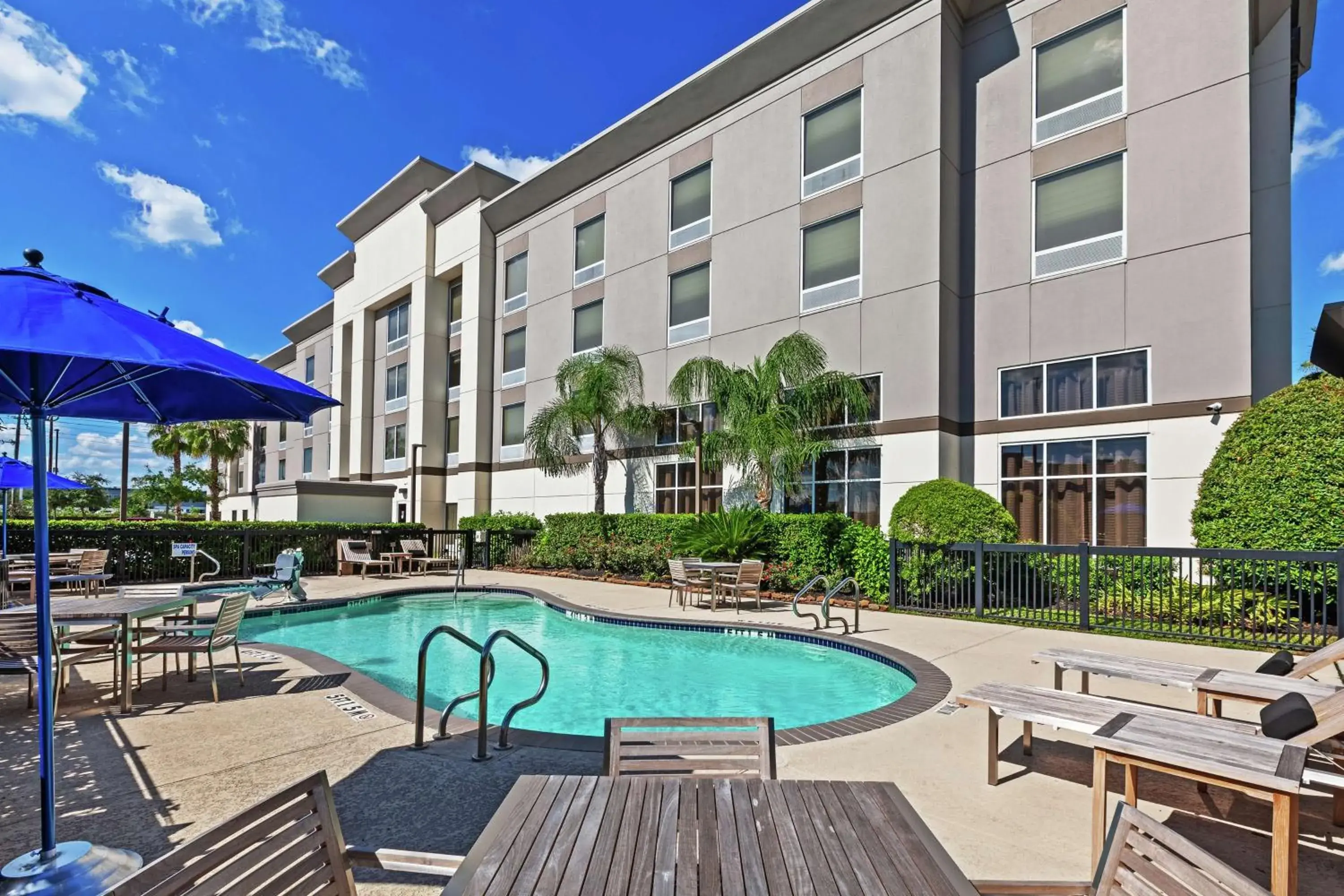 Pool view in Hampton Inn & Suites Houston-Bush Intercontinental Airport Pool view in Hampton Inn & Suites Houston-Bush Intercontinental Airport