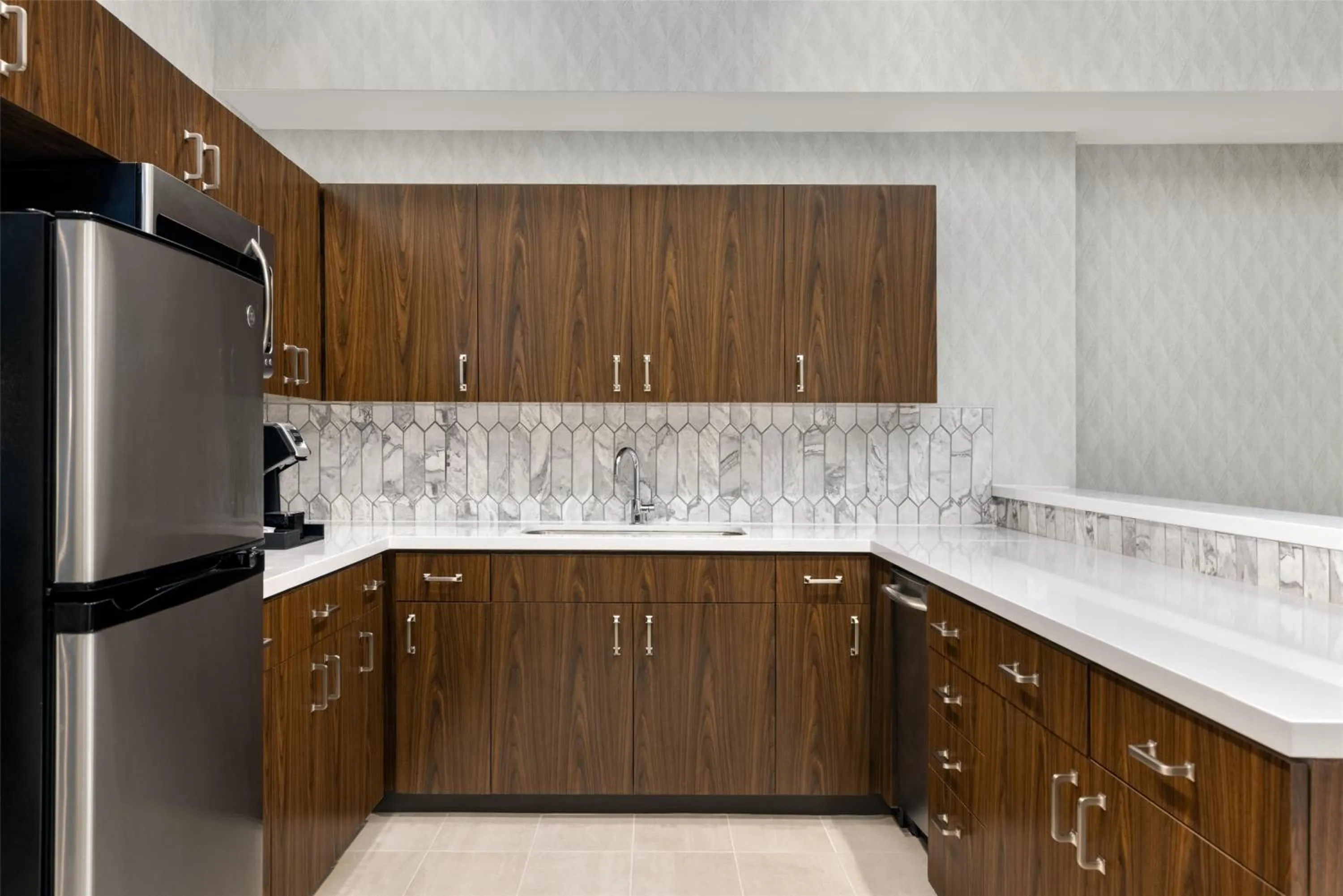 Kitchen or kitchenette in Hilton Garden Inn Indianapolis Downtown