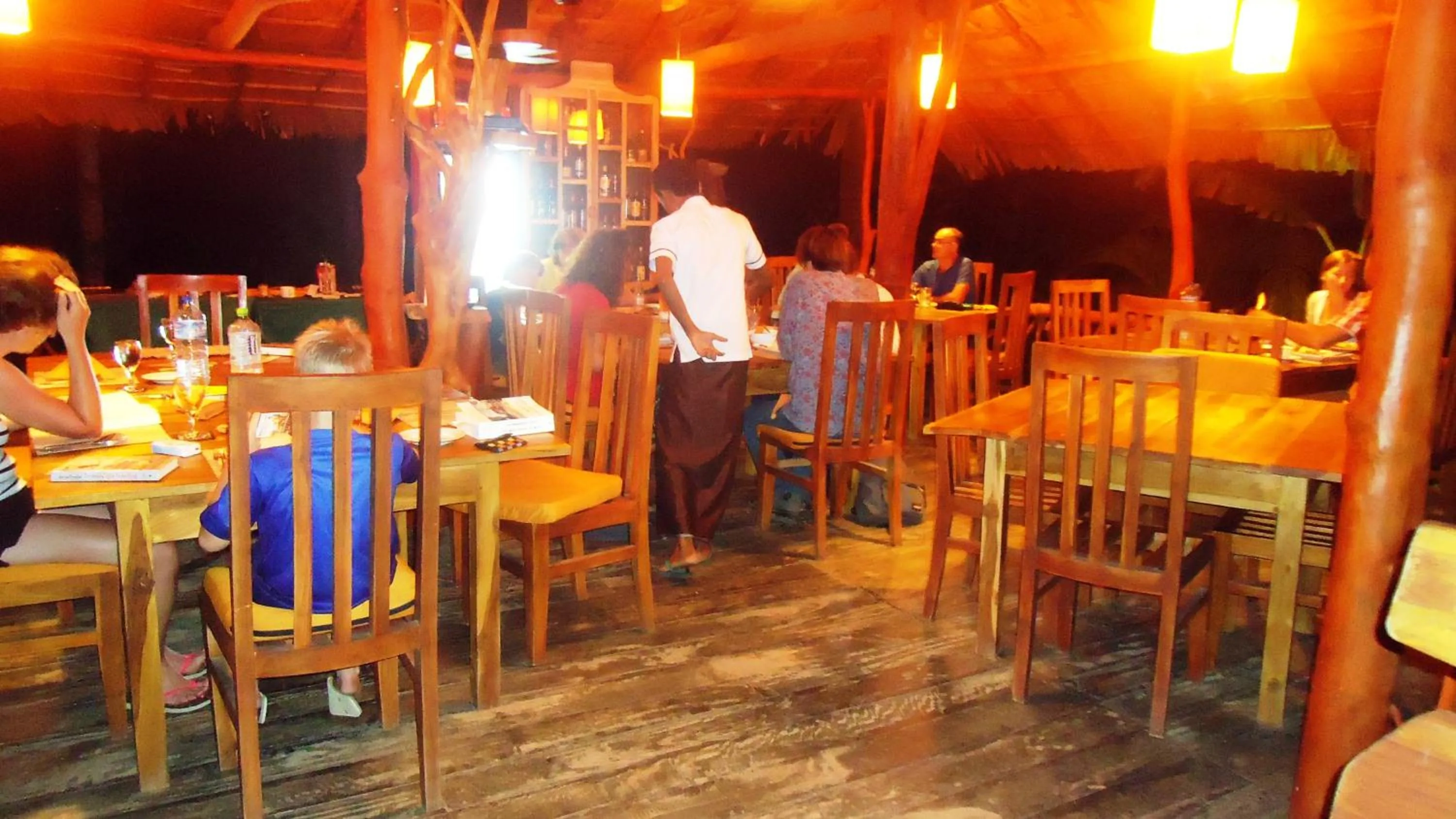 Restaurant/places to eat in Kottawatta Village