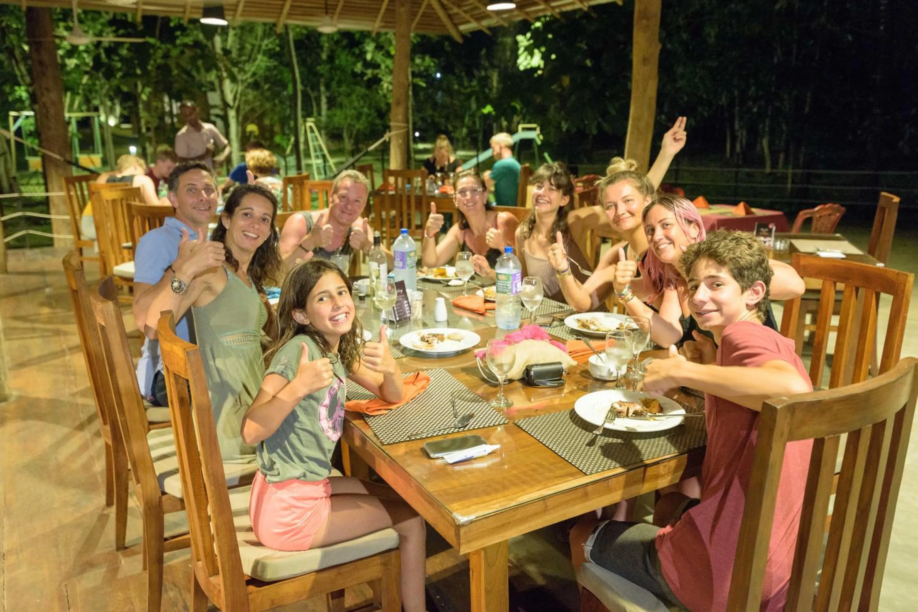 Restaurant/places to eat in Kottawatta Village