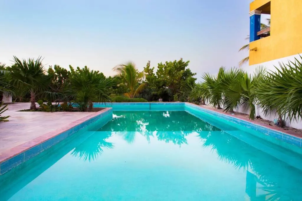 San Bruno TROPICAL Villa With POOL