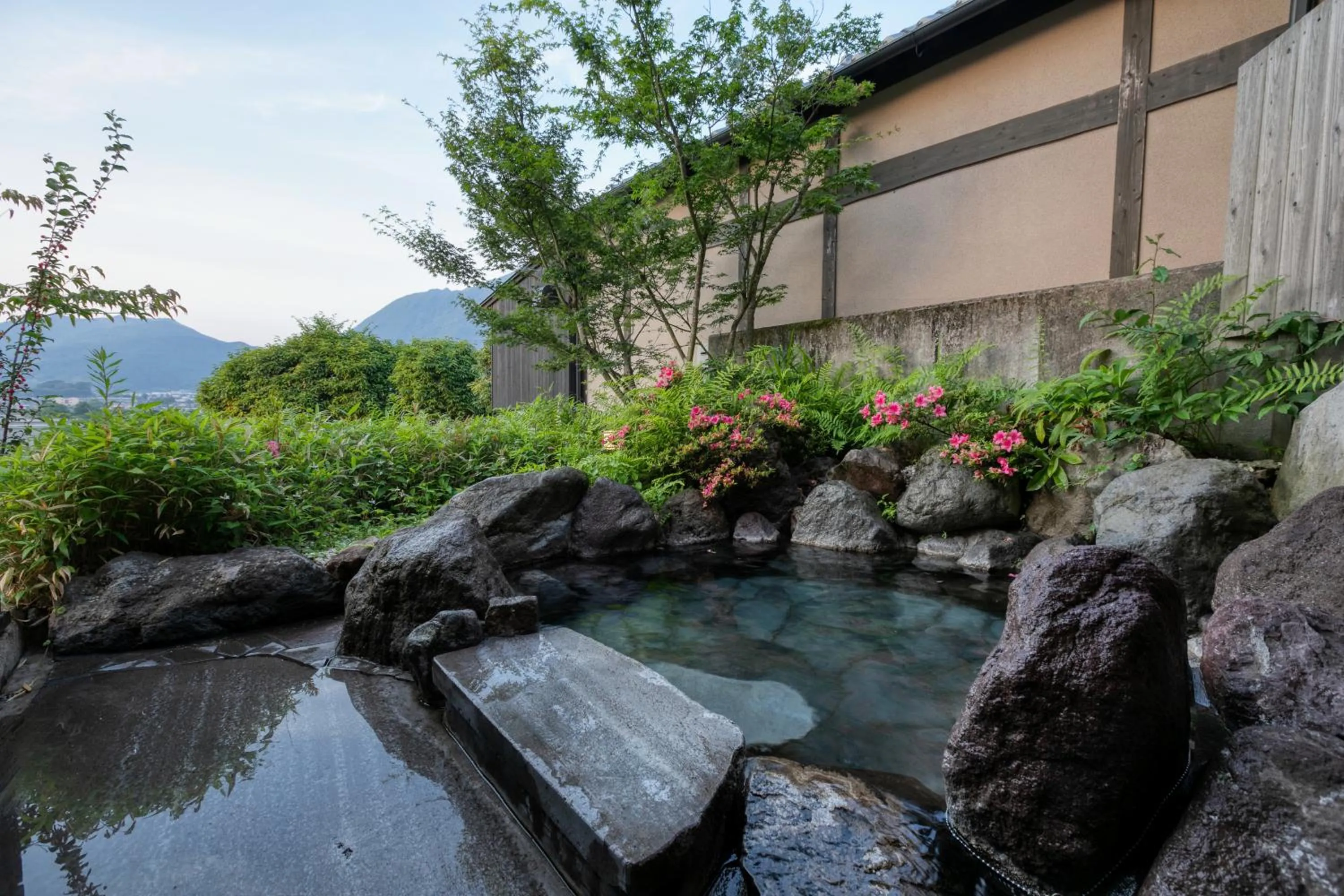 Hot Spring Bath in Yufuin Onsen Toshoan