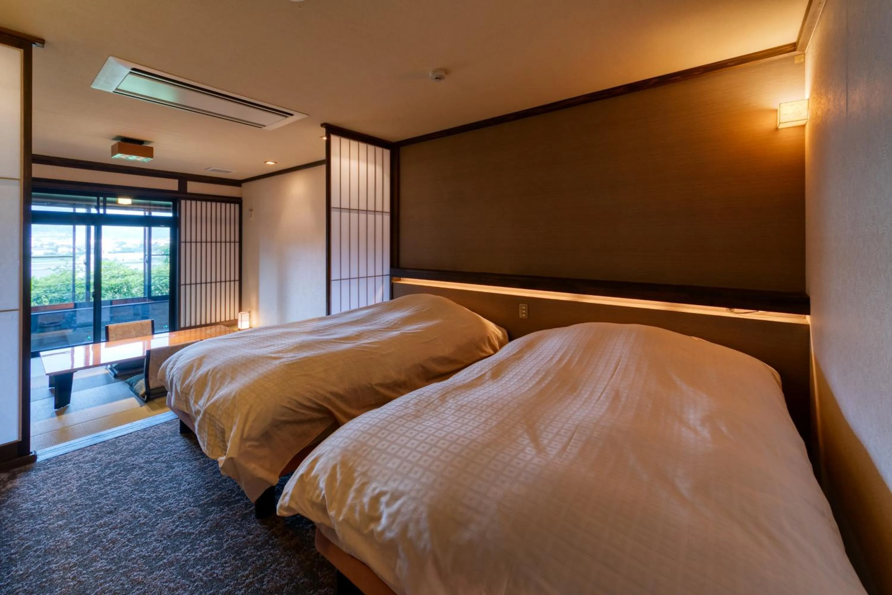 Bedroom, Bed in Yufuin Onsen Toshoan