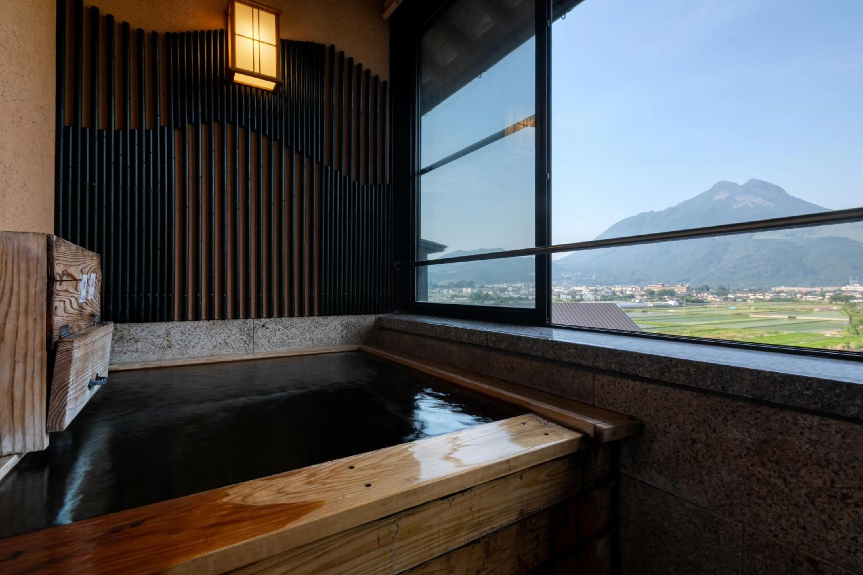 Mountain view in Yufuin Onsen Toshoan