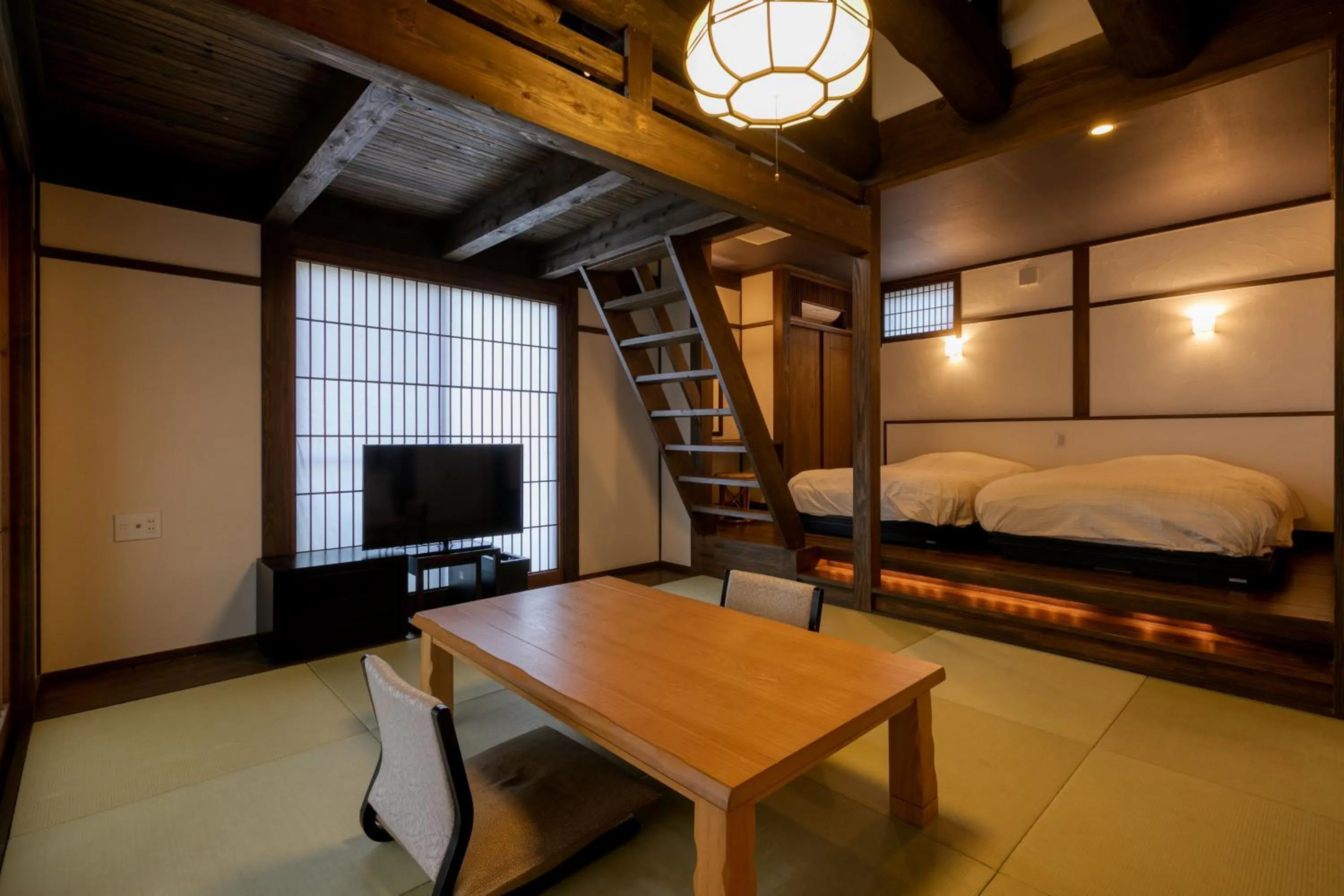 TV and multimedia, Bed in Yufuin Onsen Toshoan