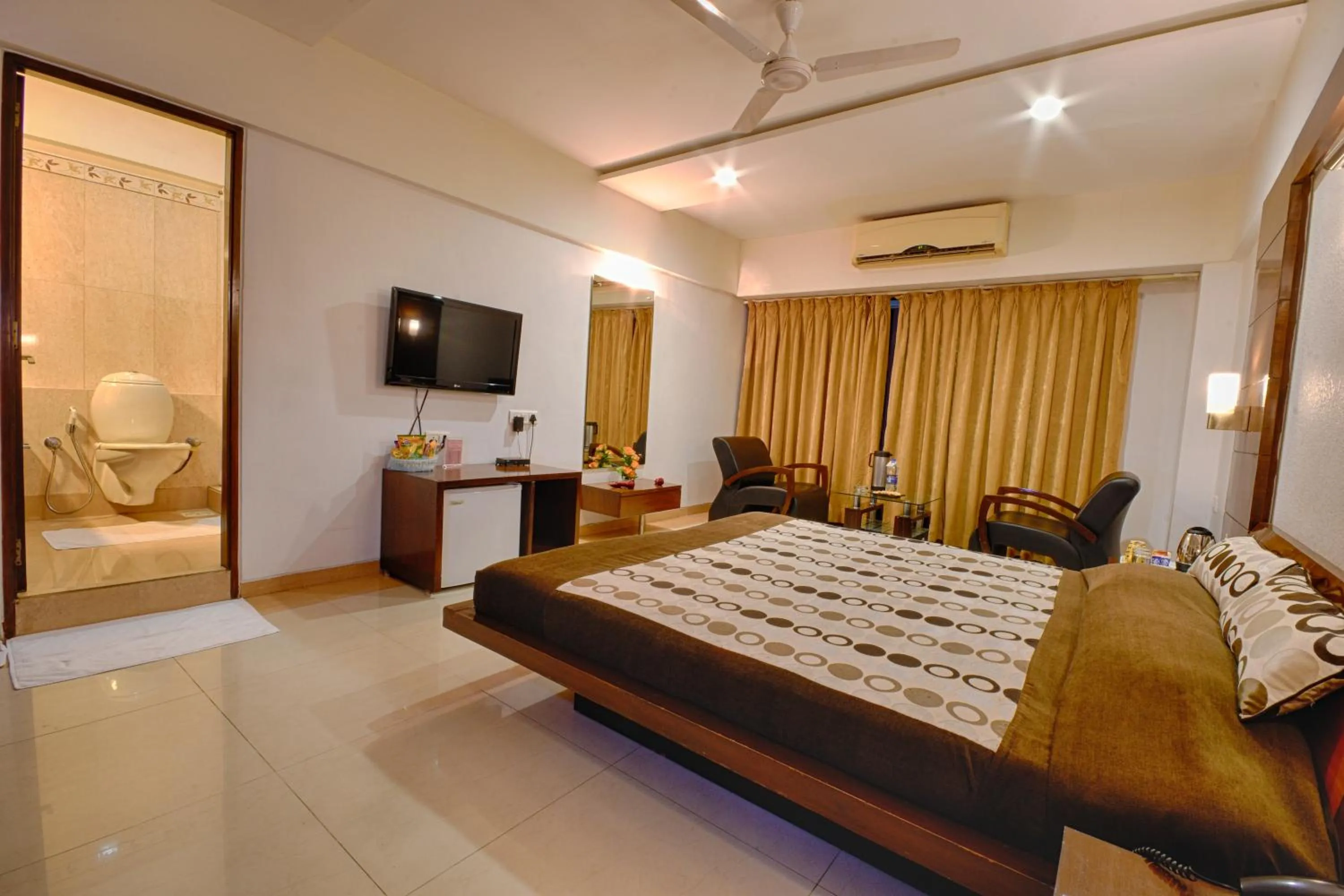 Bed in Hotel Platinum Residency