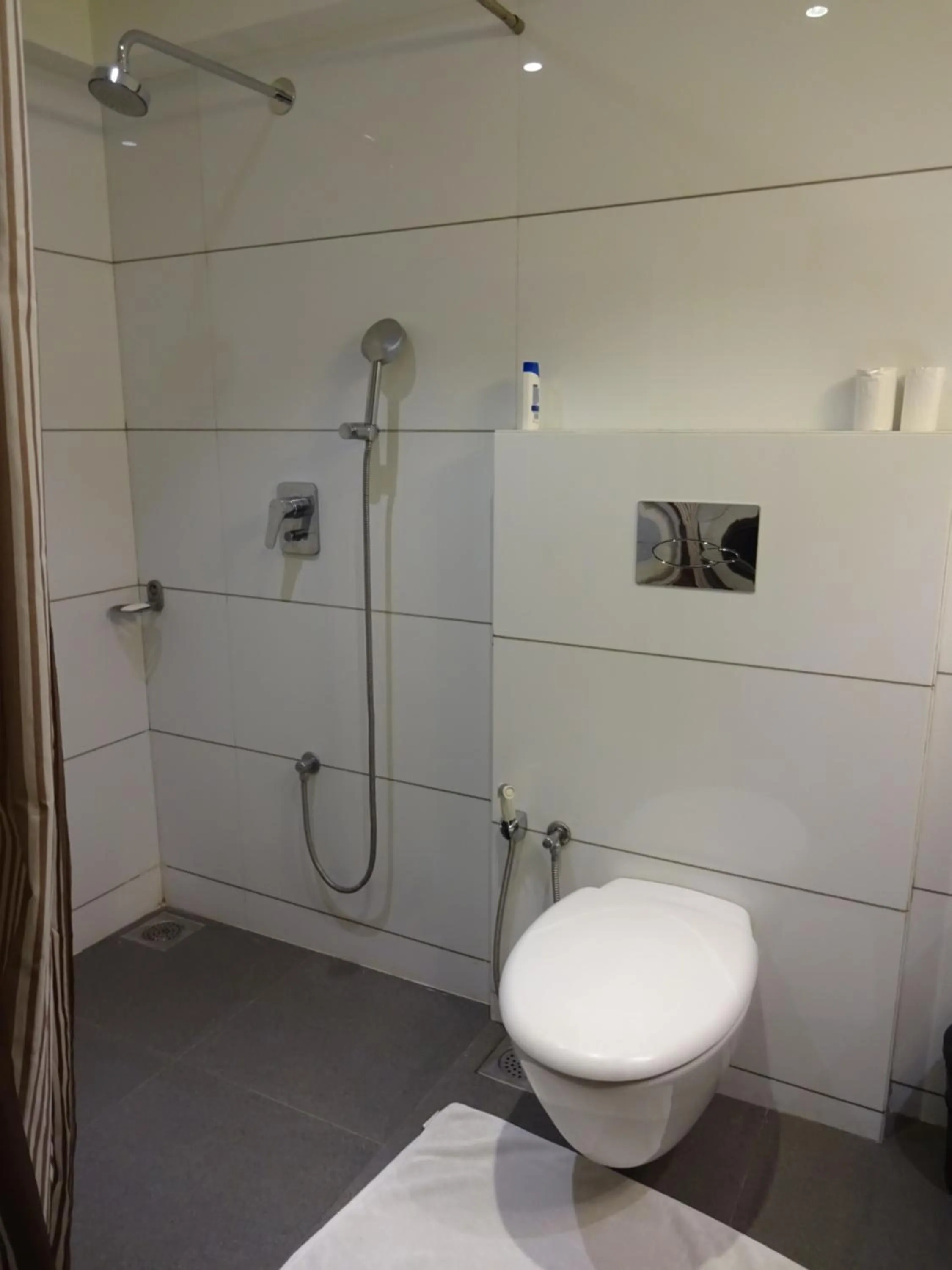Bathroom in Hotel Platinum Residency