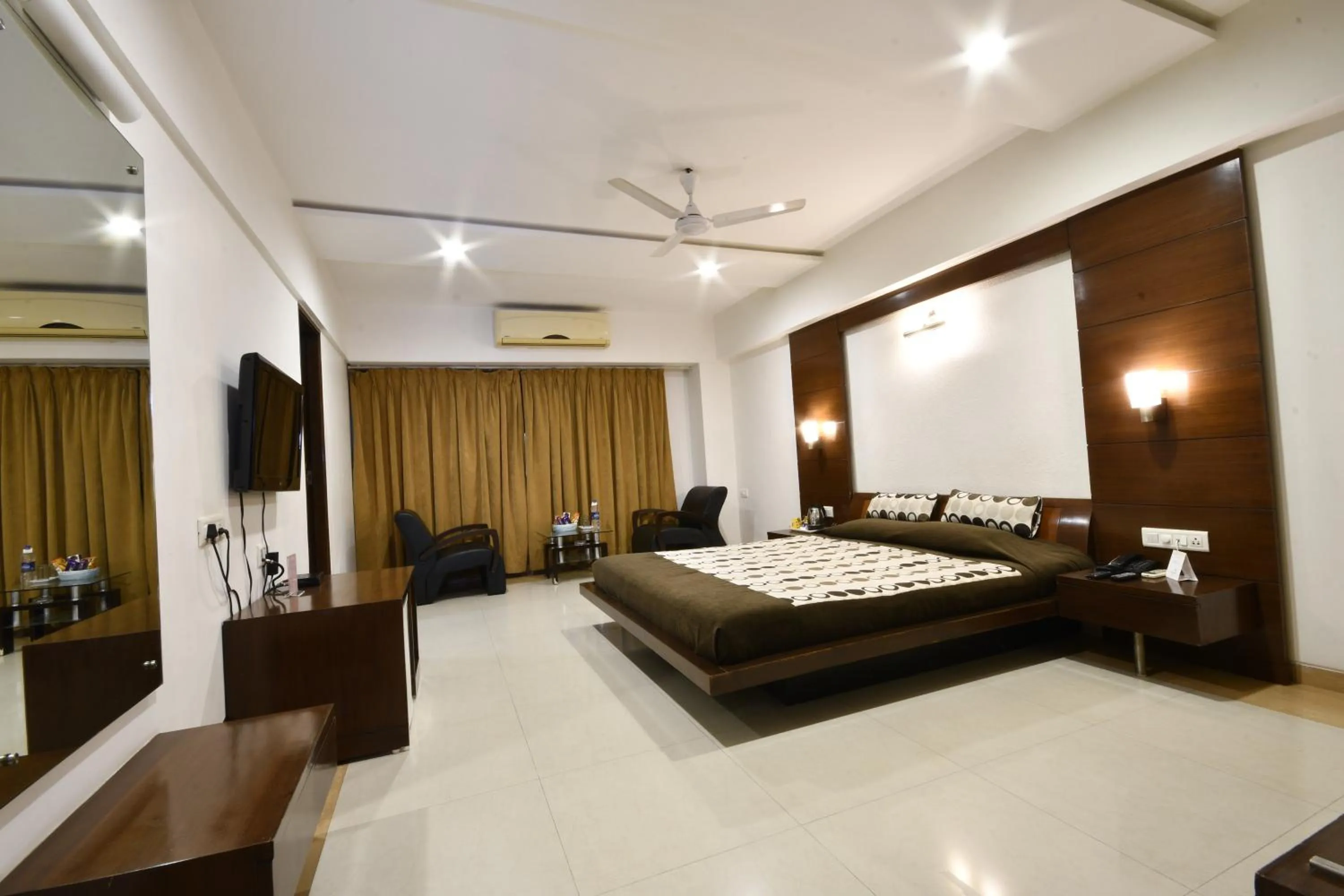 Bed in Hotel Platinum Residency