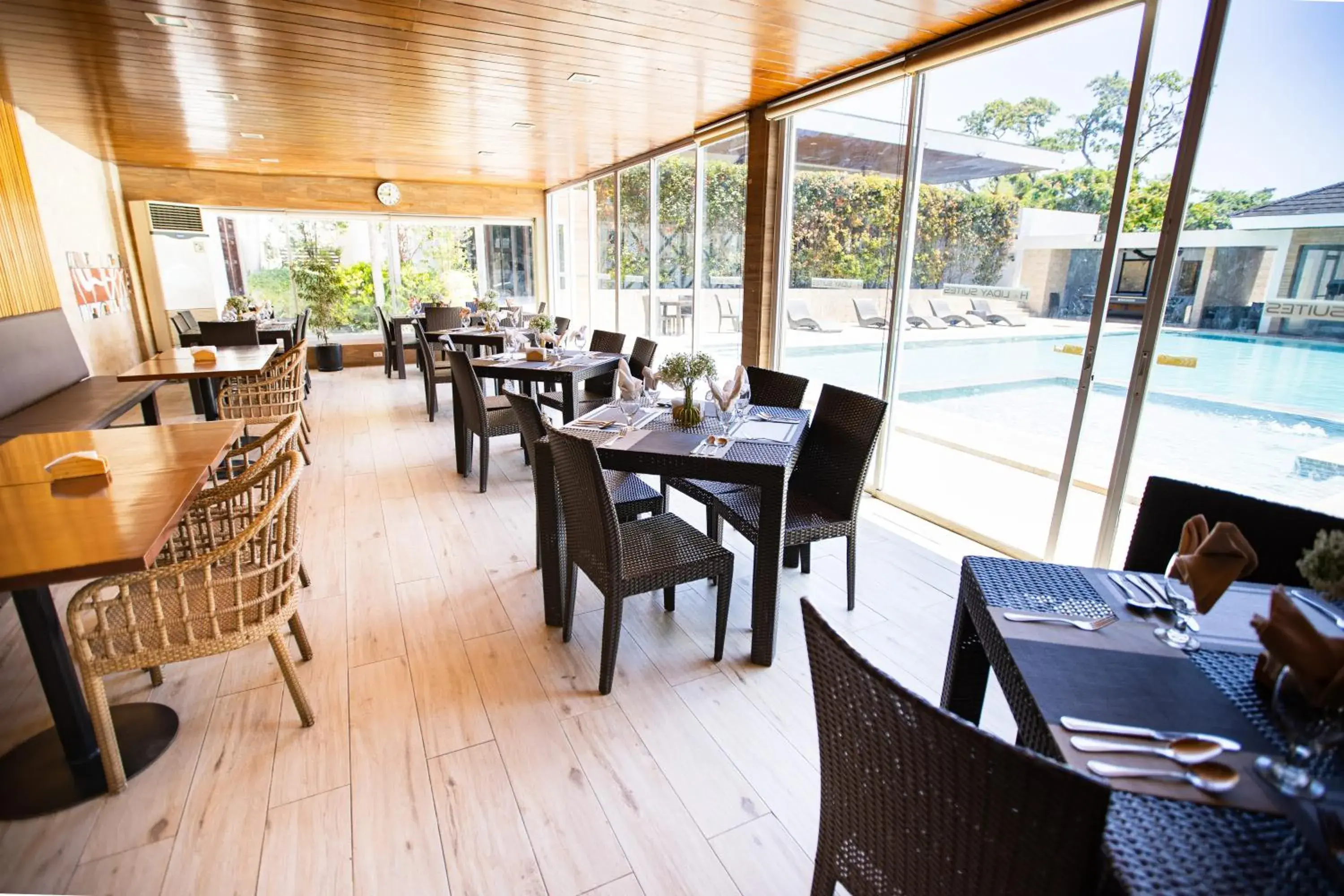 Restaurant/places to eat in Holiday Suites Puerto Princesa Restaurant/places to eat in Holiday Suites Puerto Princesa