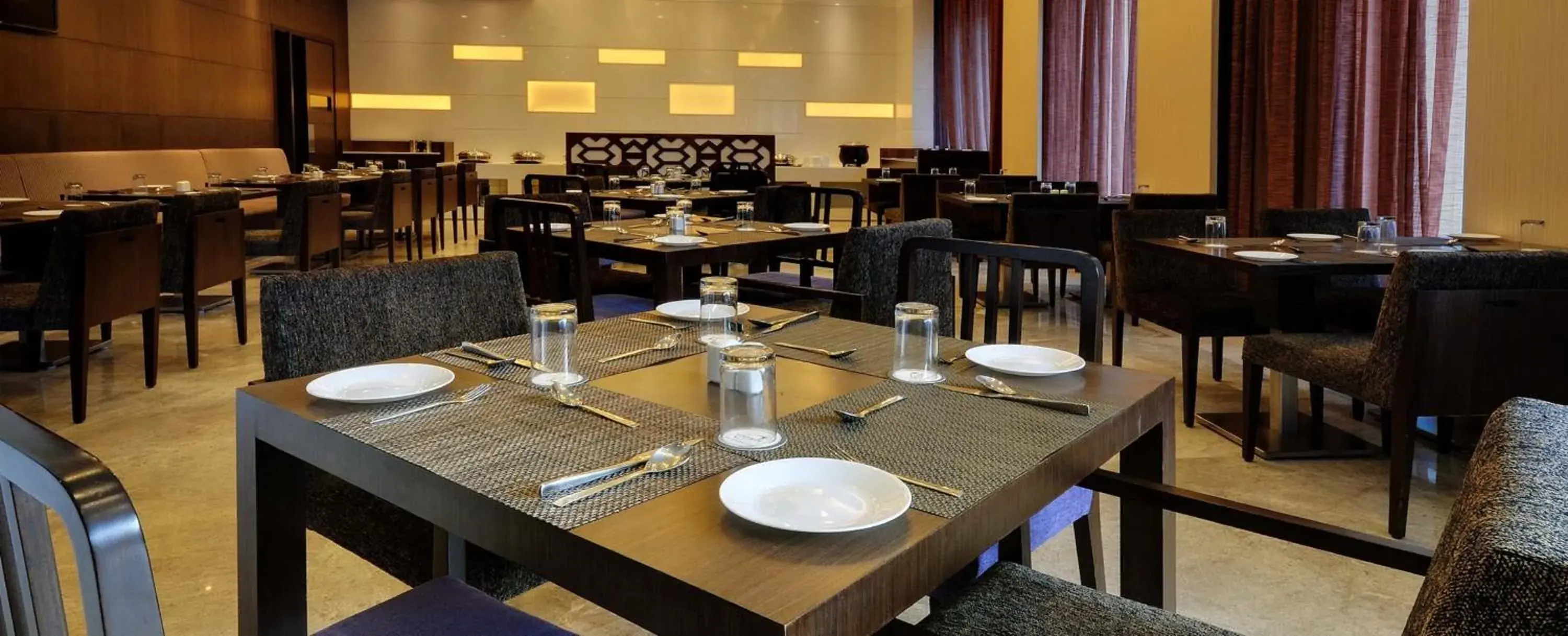 Restaurant/places to eat in Hotel Platinum Restaurant/places to eat in Hotel Platinum