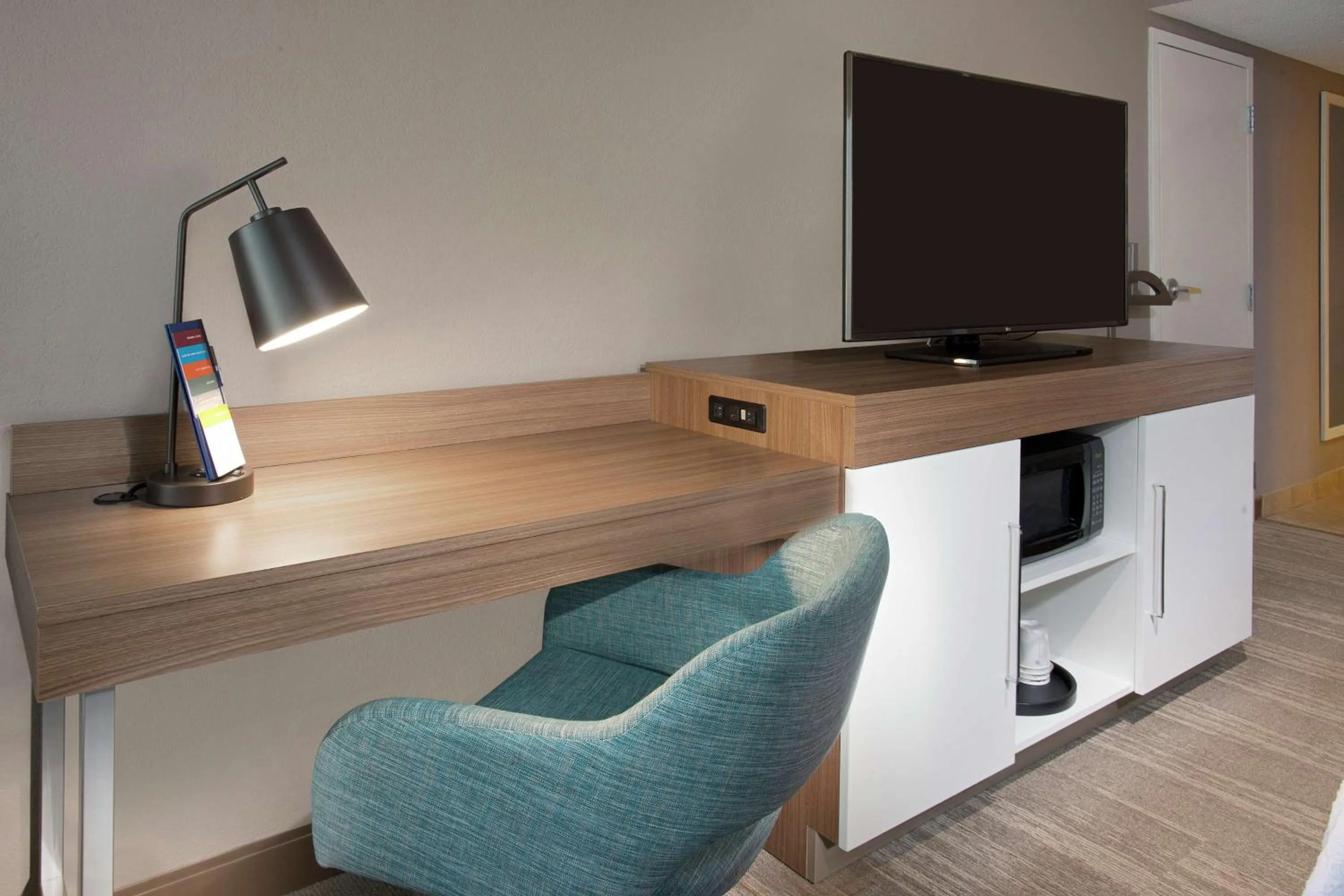 Bedroom in Hampton Inn Hilton Head