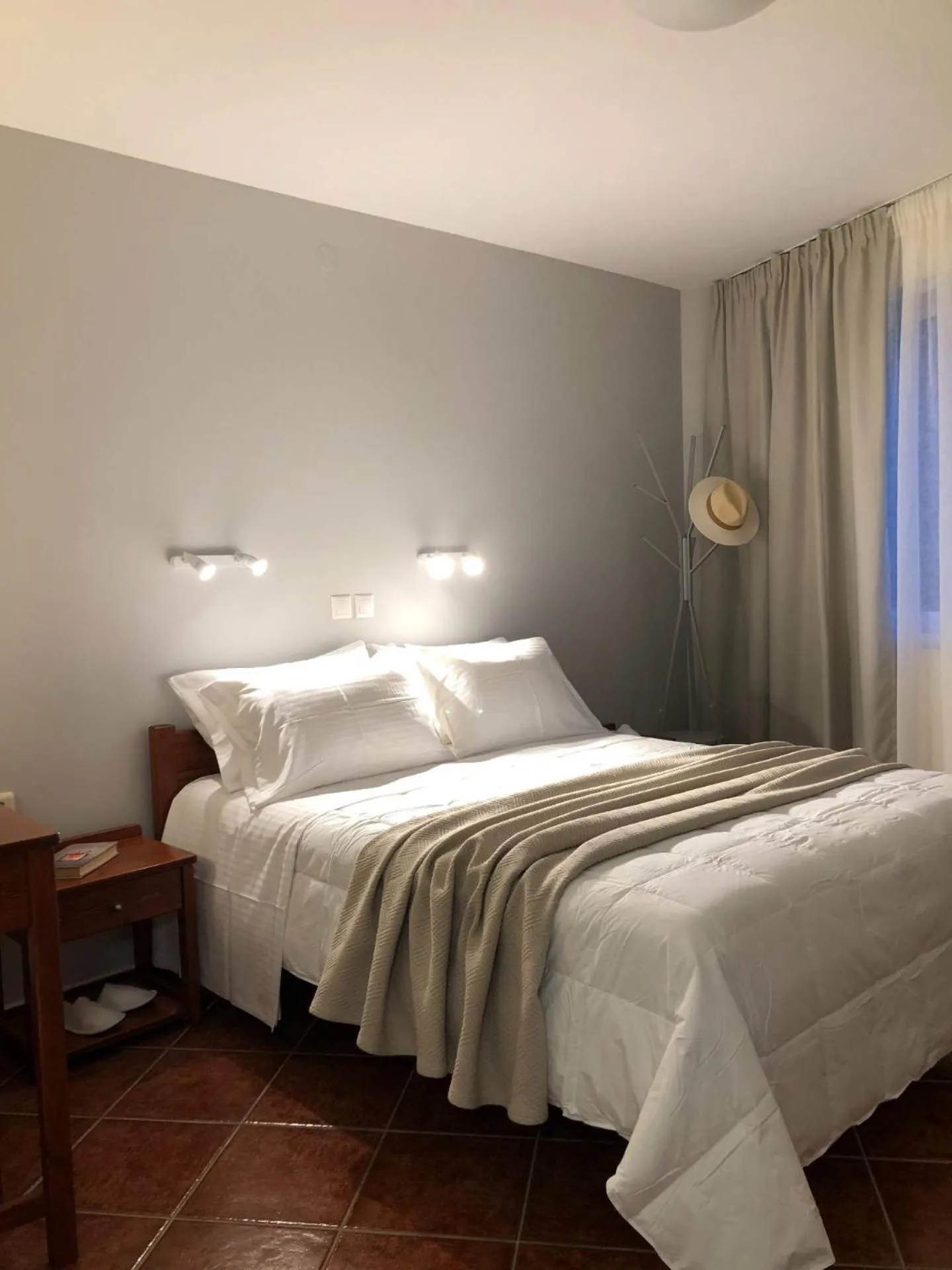 Hot Tub, Bed in Iolkos Hotel Apartments