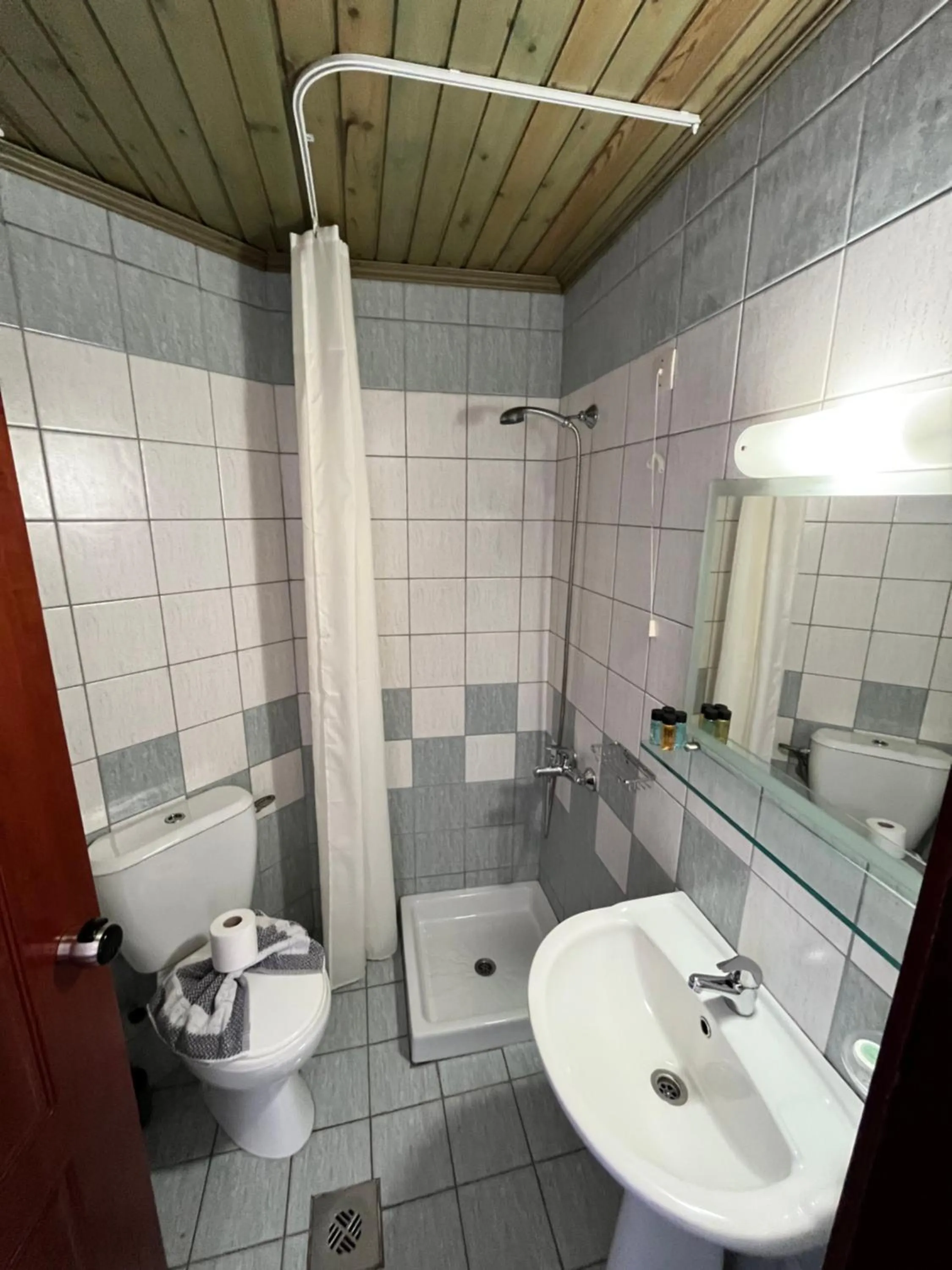 Bathroom in Iolkos Hotel Apartments