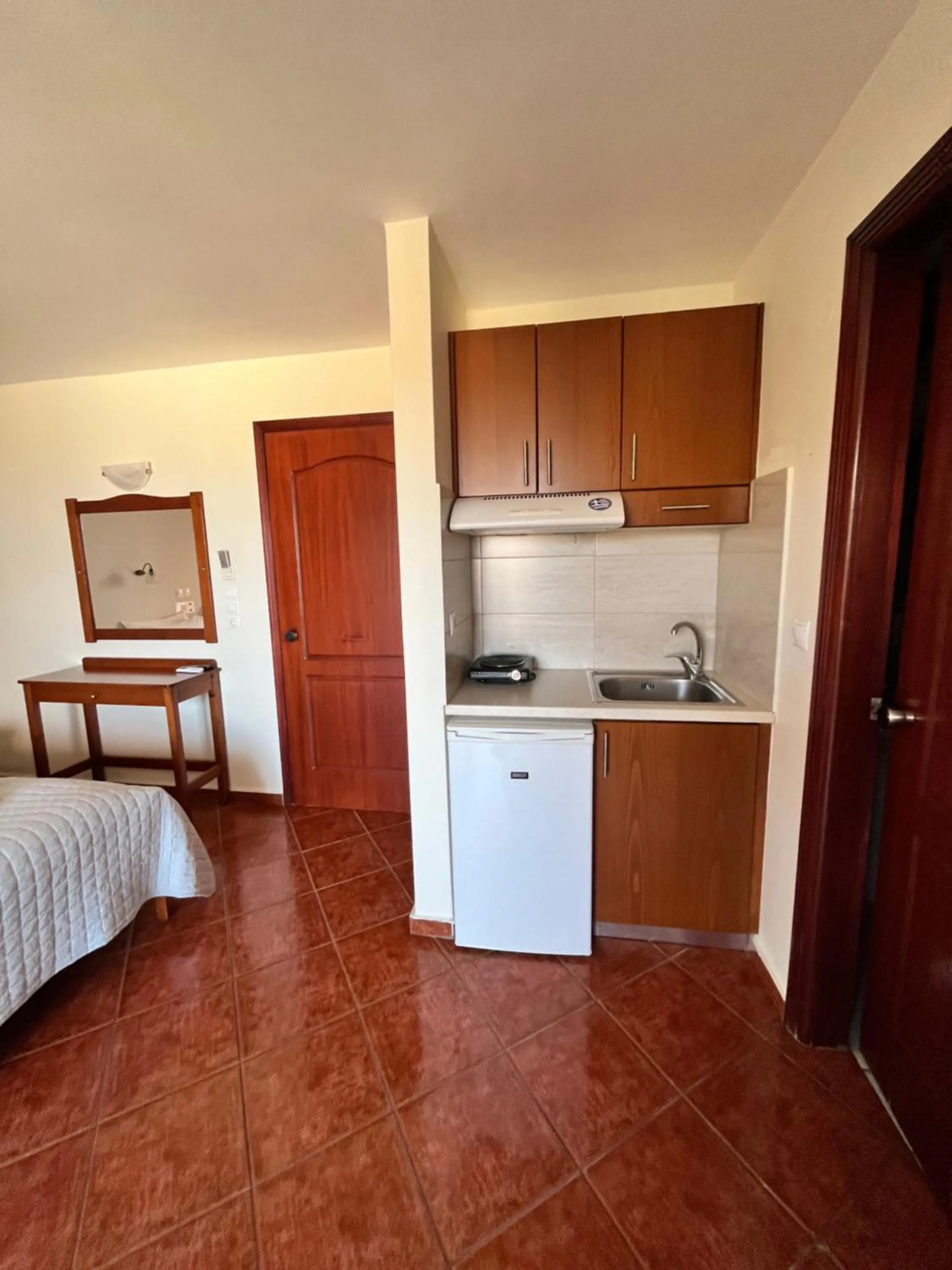 kitchen, Bed in Iolkos Hotel Apartments