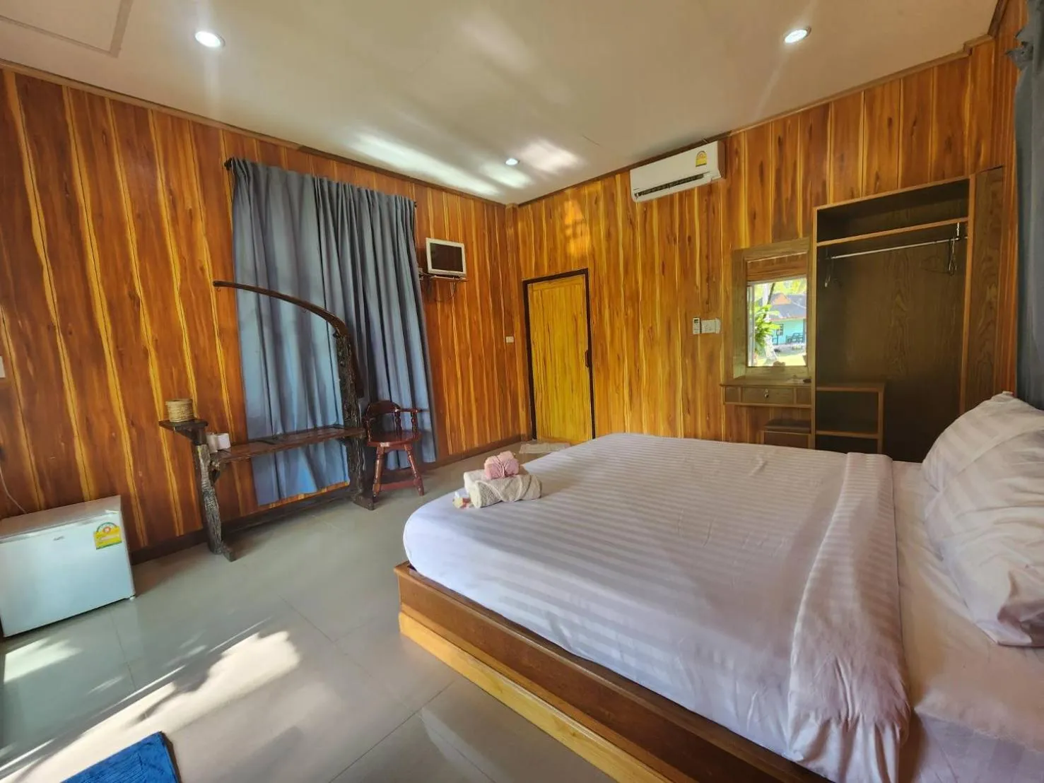 Bed in Koh Kood Far East Resort