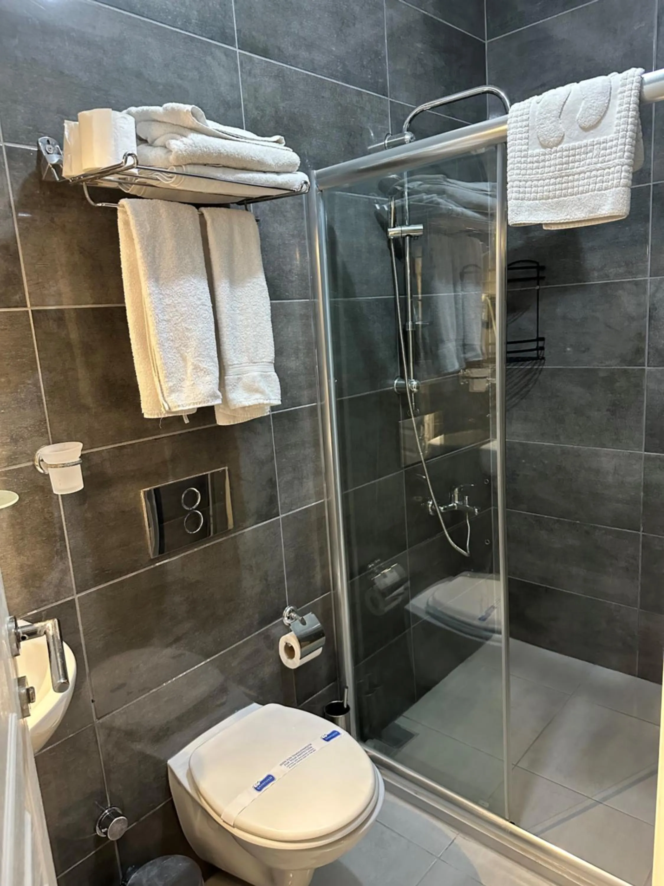 Bathroom in Ortakoy Aysem Sultan Hotel