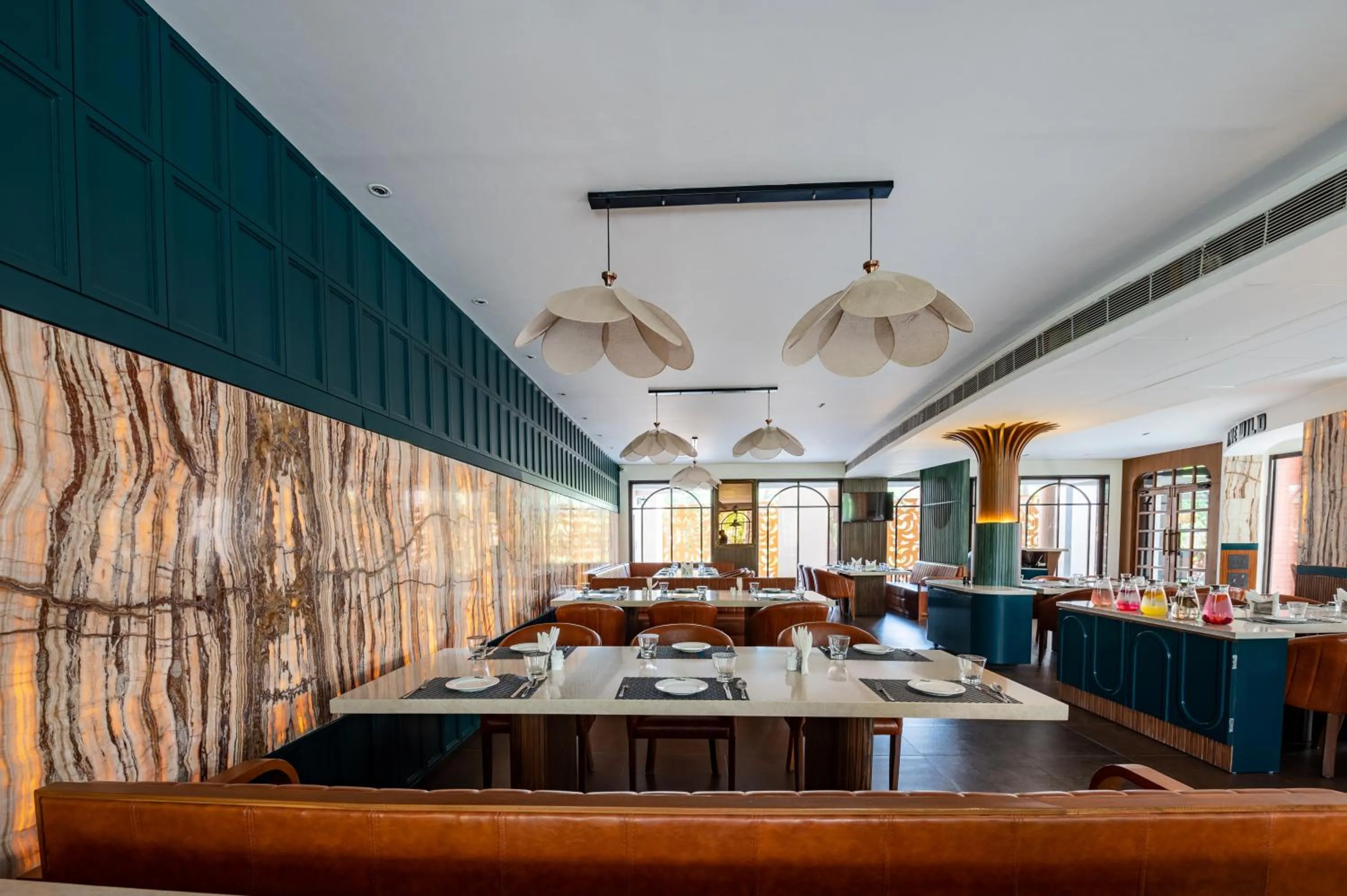 Restaurant/places to eat in Roadies Rostel - Best Adventure Resort in Ahmedabad