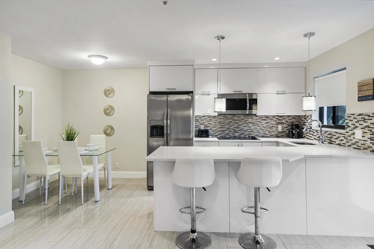 Kitchen or kitchenette in Alani Bay Condos