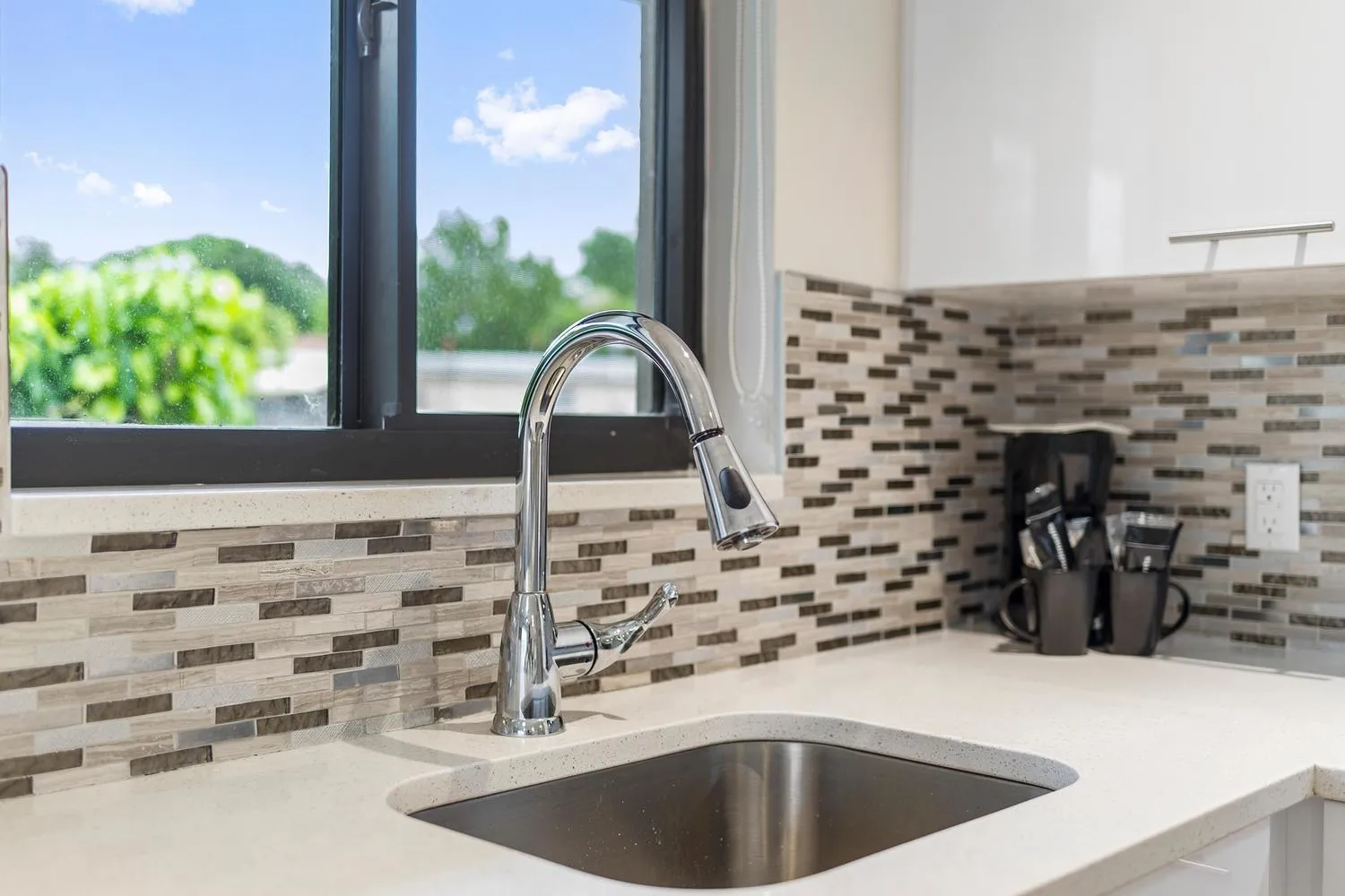 Kitchen or kitchenette in Alani Bay Condos