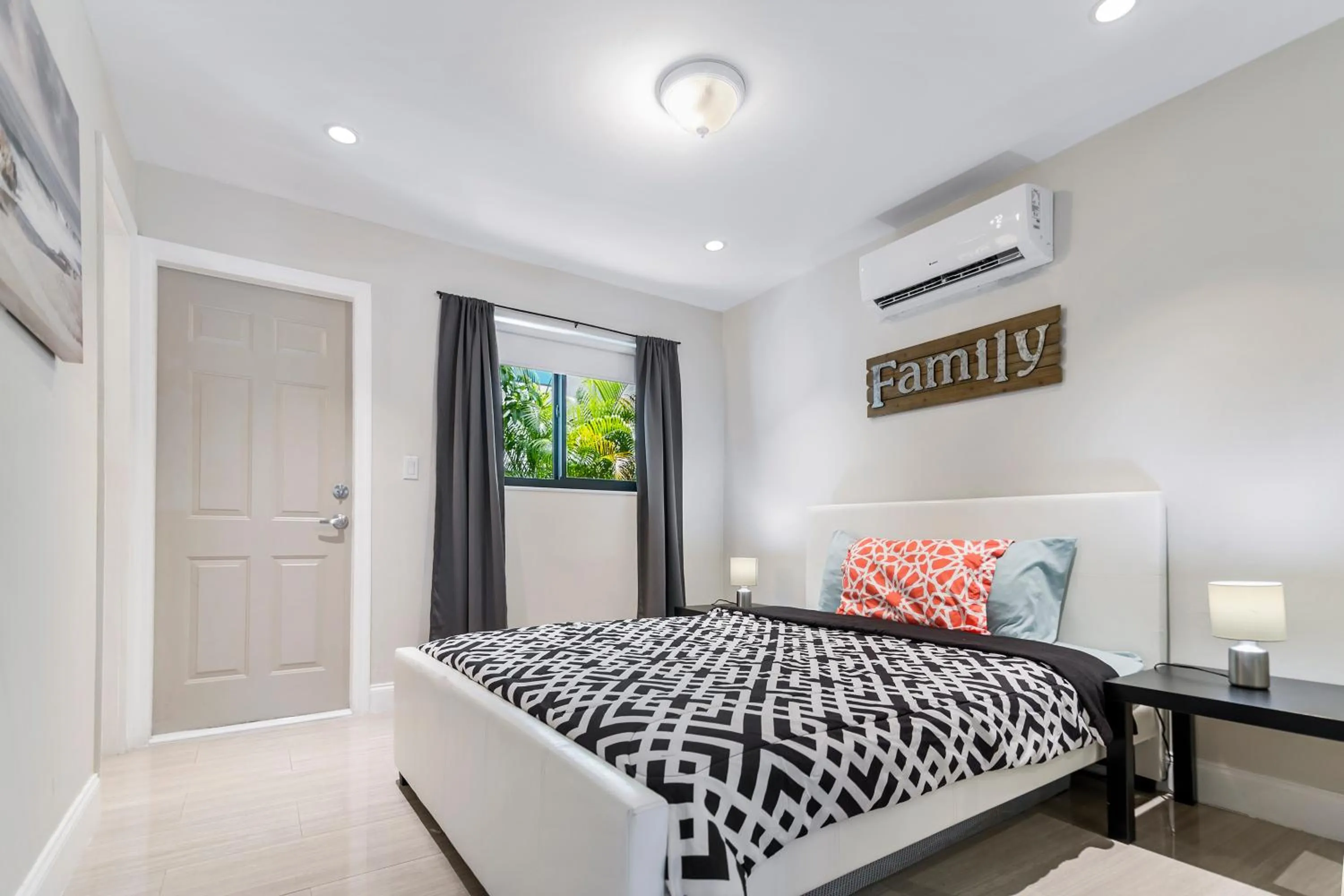 Bed in Alani Bay Condos