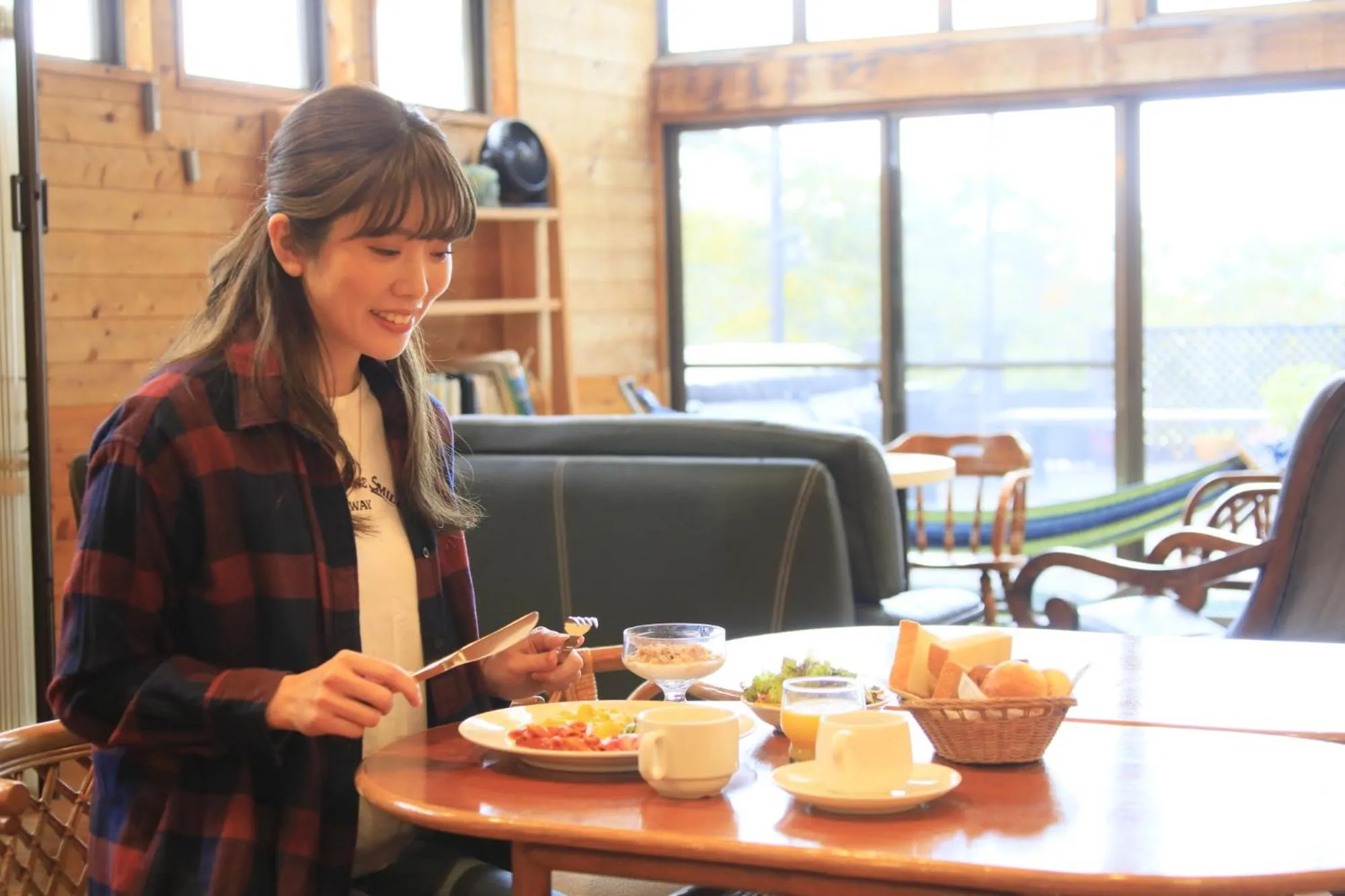 People in Welcome Inn SunnySteps