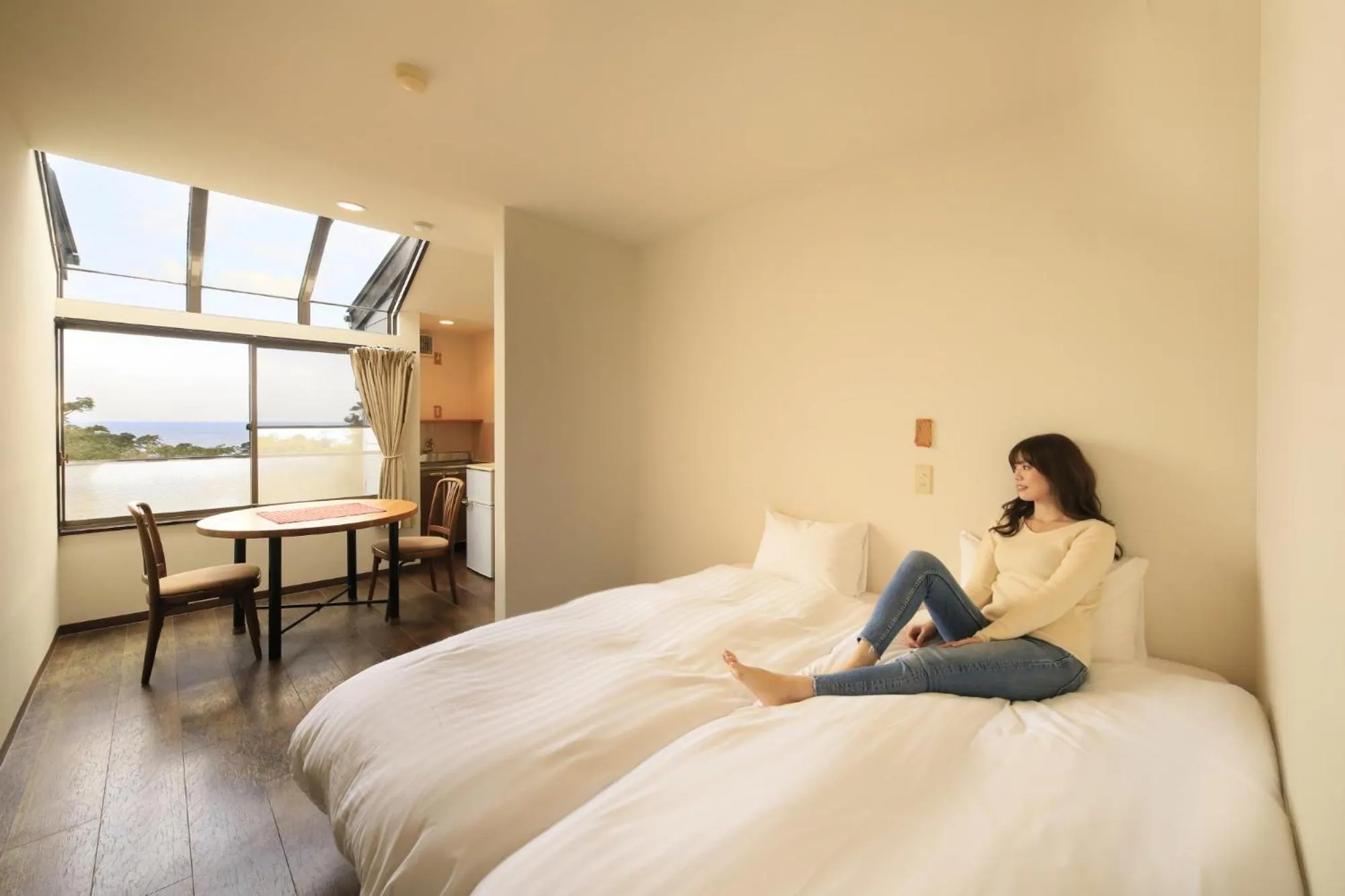 People, Bed in Welcome Inn SunnySteps