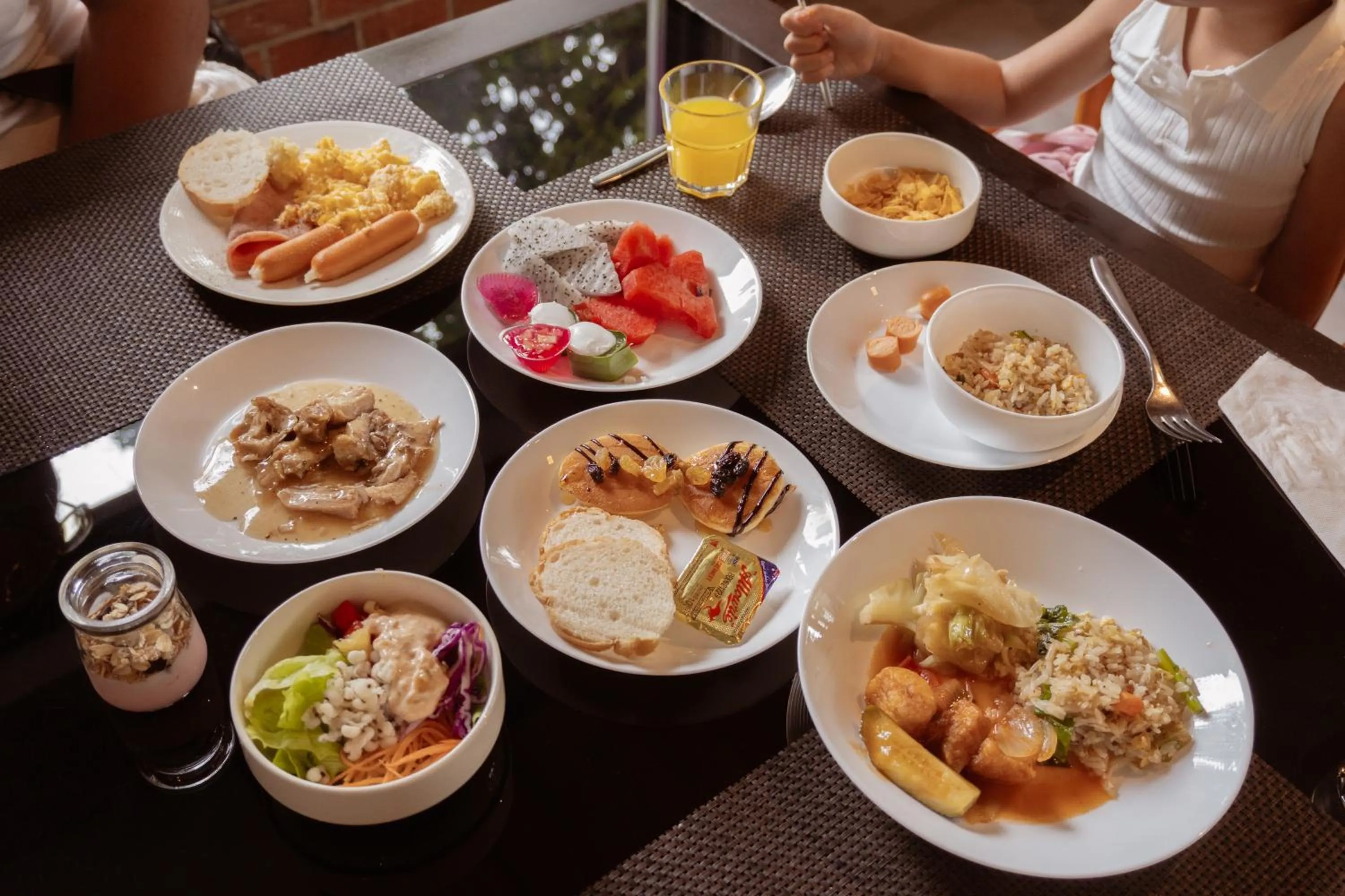 Restaurant/places to eat in NAI YA Hotel -SHA Extra Plus