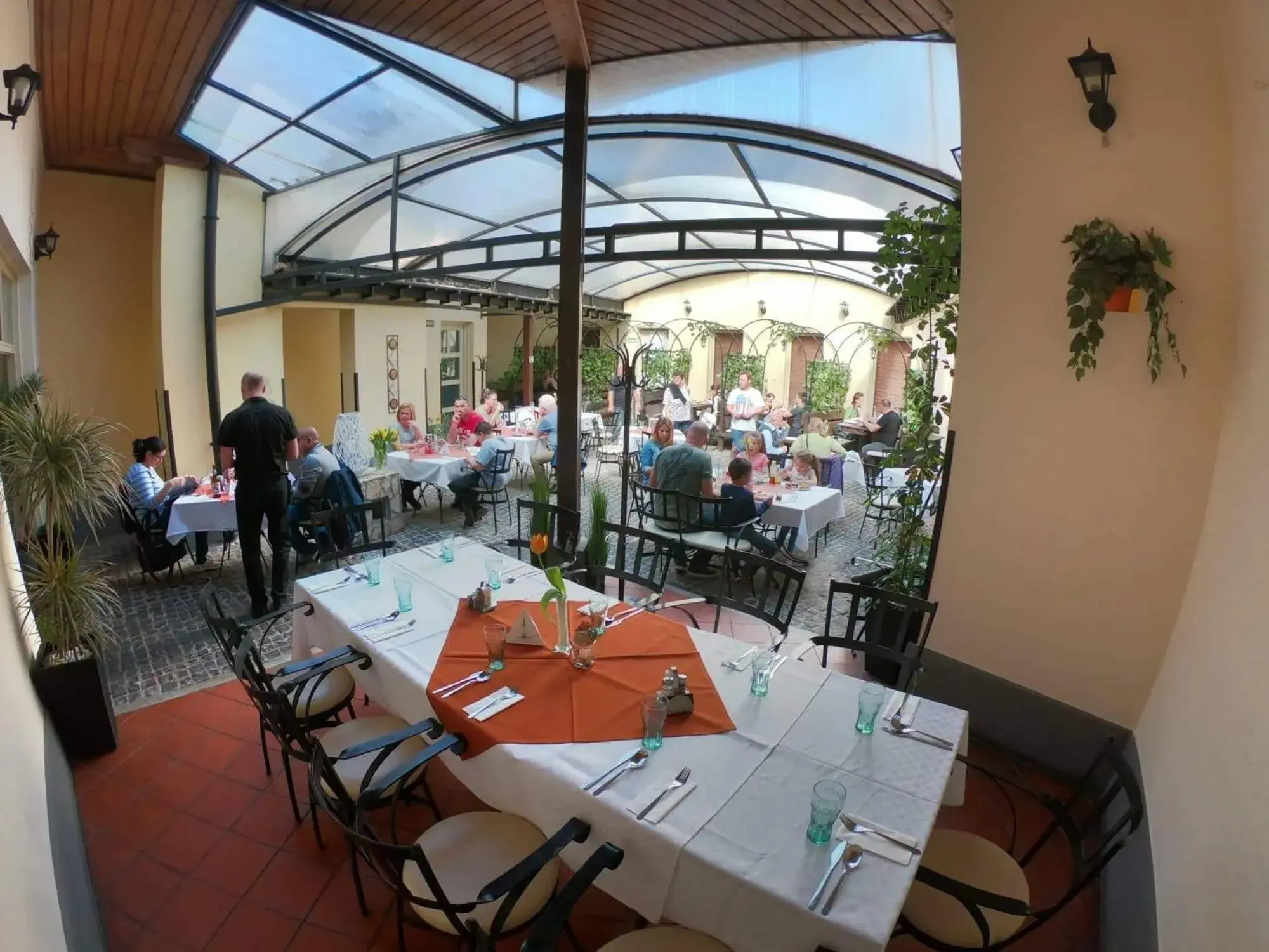 Restaurant/places to eat in Bazilika alatt Panzió Restaurant/places to eat in Bazilika alatt Panzió