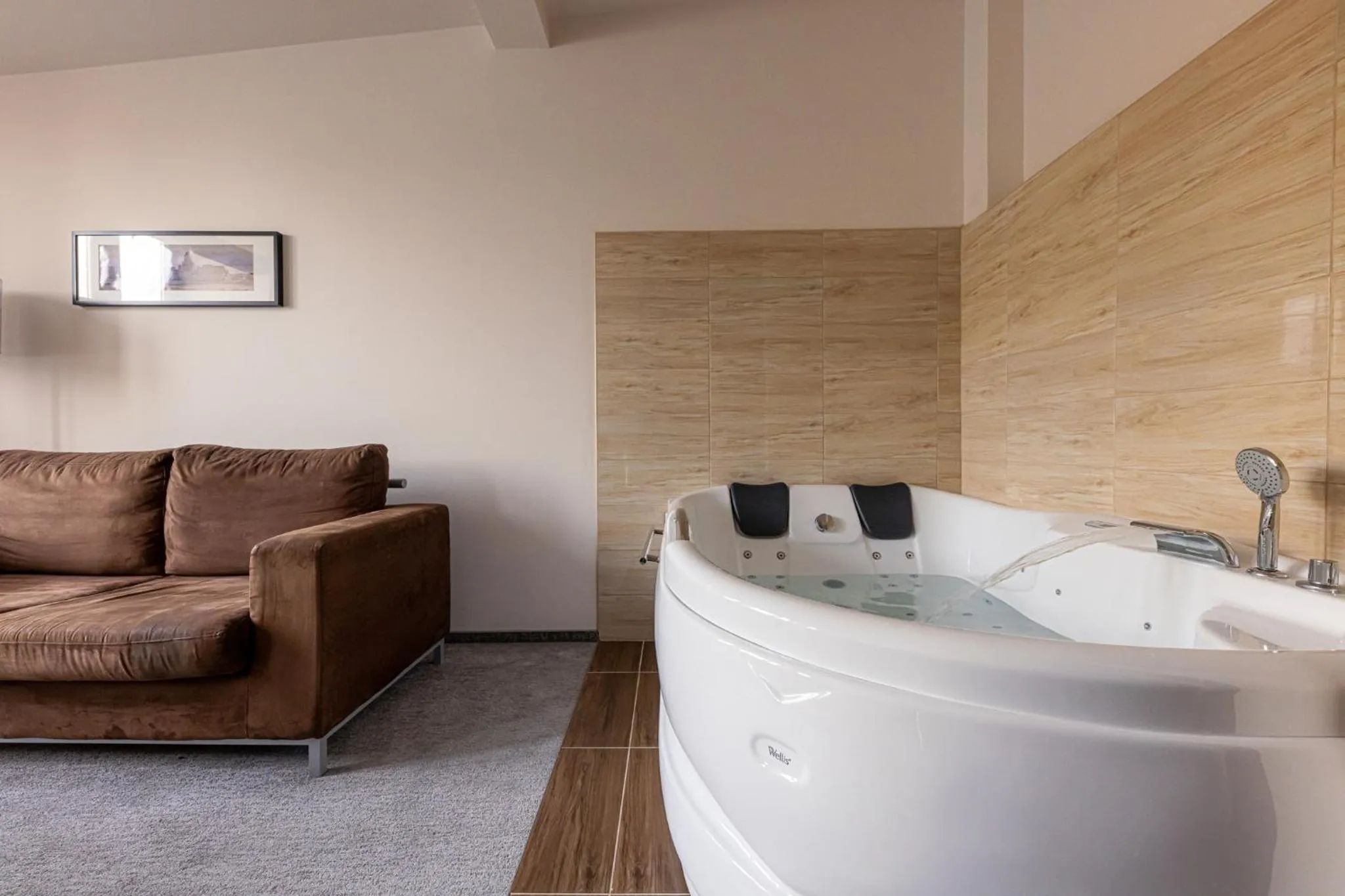 Hot Tub in Bazilika alatt Panzió