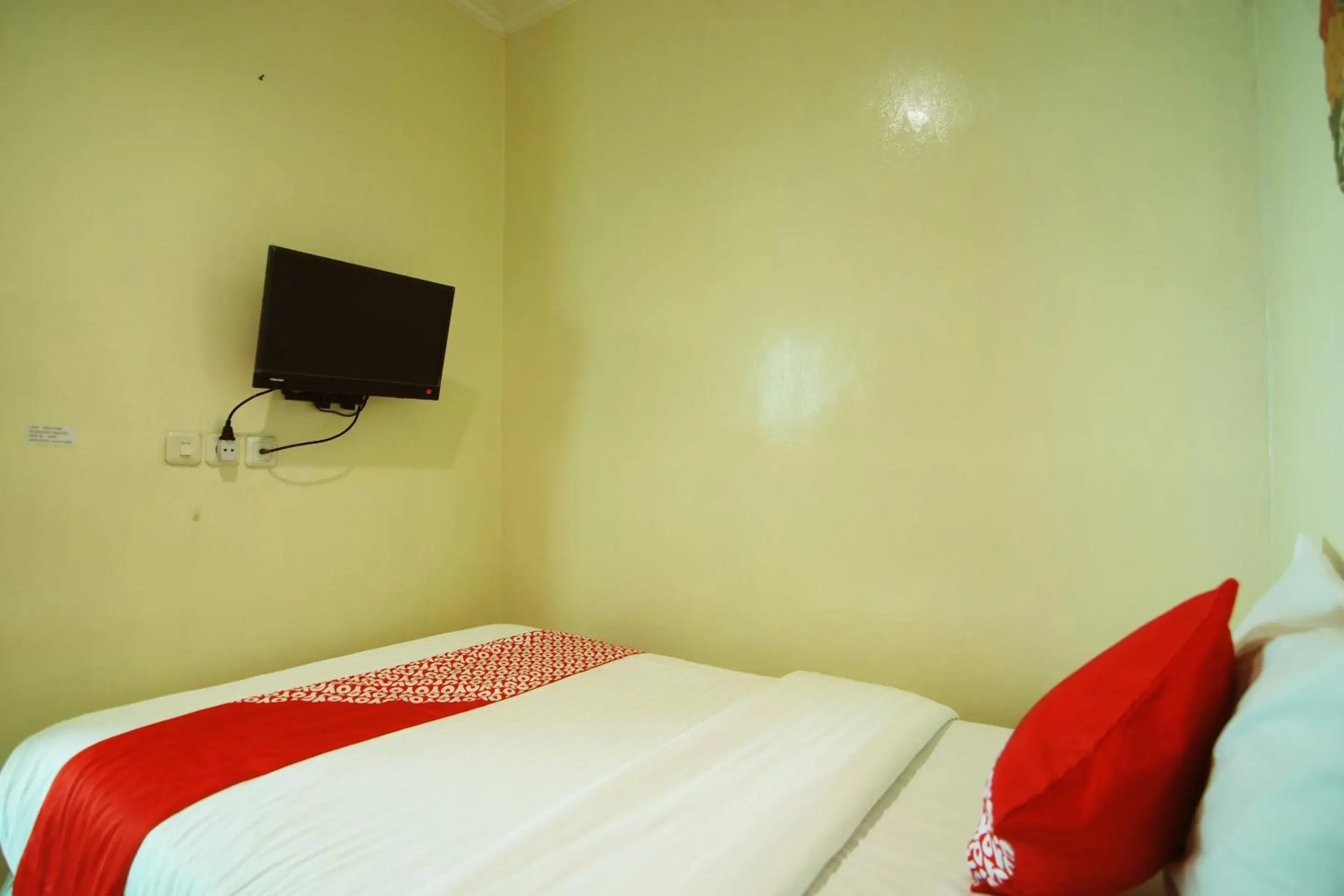 Bedroom, Bed in OYO 196 Horizone Residence