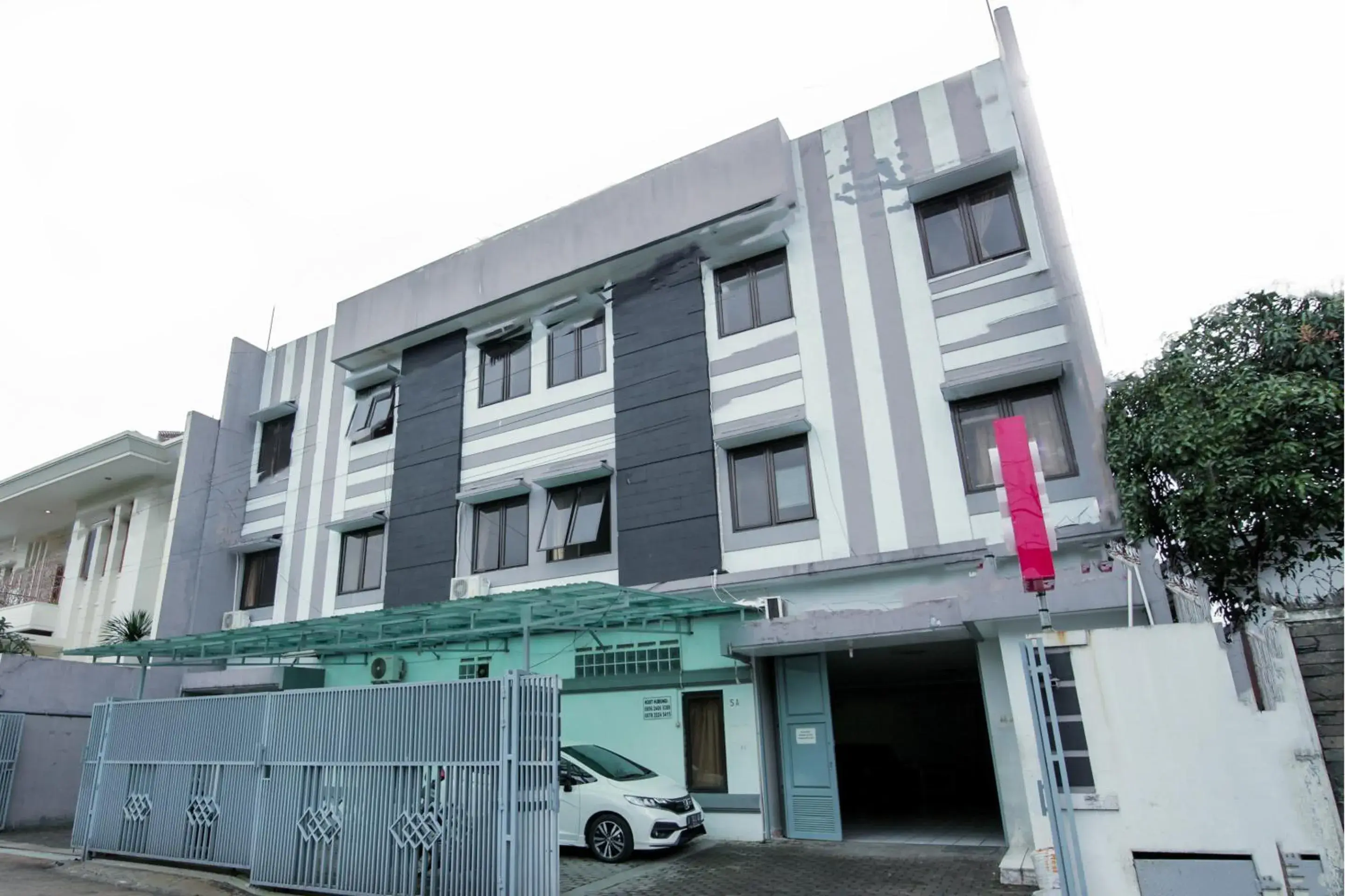 Facade/entrance, Property Building in OYO 196 Horizone Residence