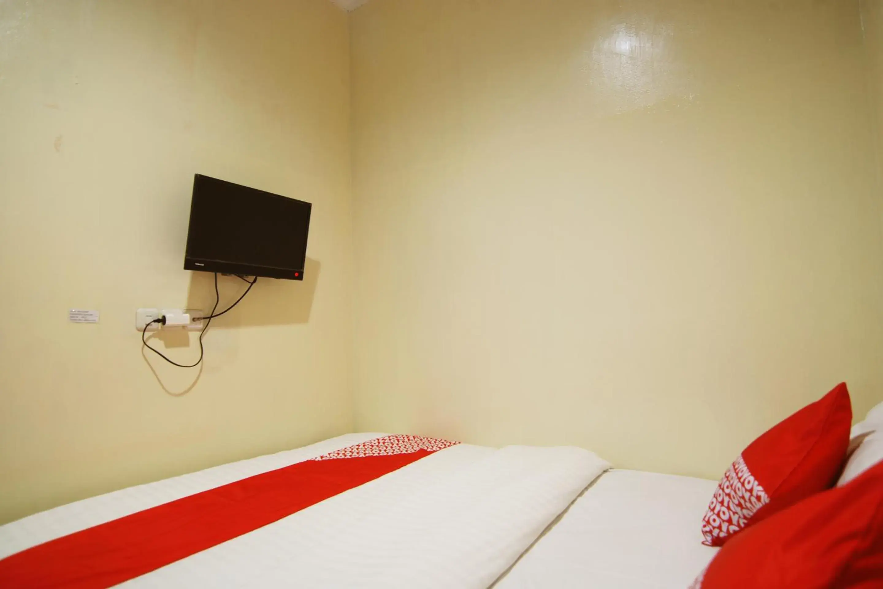 Bedroom, Bed in OYO 196 Horizone Residence